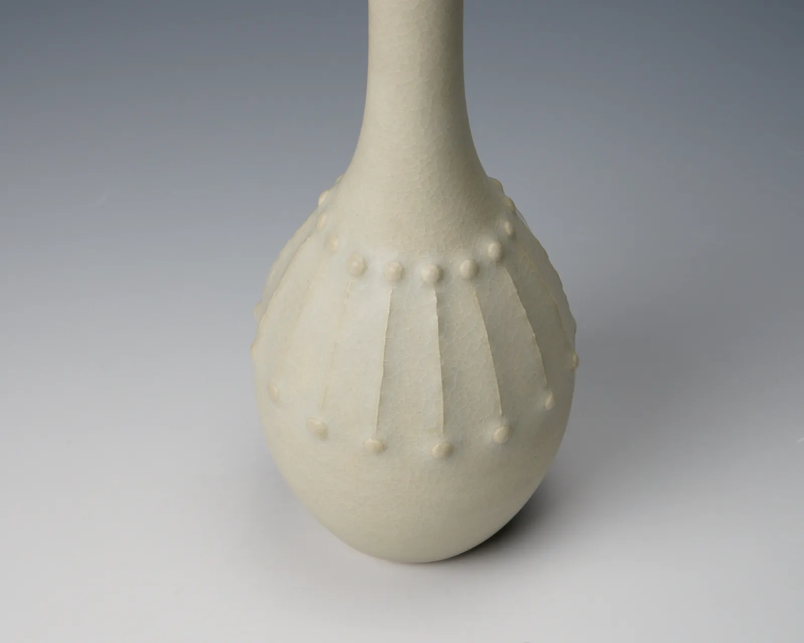 Kusube Yaichi 楠部彌弌, Vase for a Single Flower with White Glaze and Striated Pattern, 白玉釉條文一輪生, circa 1950s