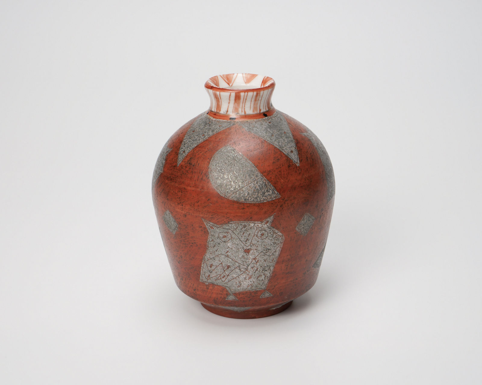 Maeda Masahiro 前田正博, Sake bottle with polychrome enamel (Iro-e) glaze and owl design, Set of 3