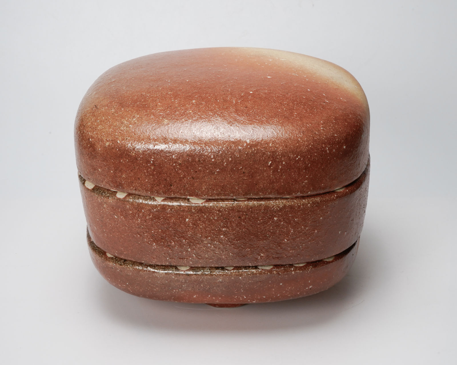 Hasu Yoshitaka 蓮善隆, Tiered ash glazed box