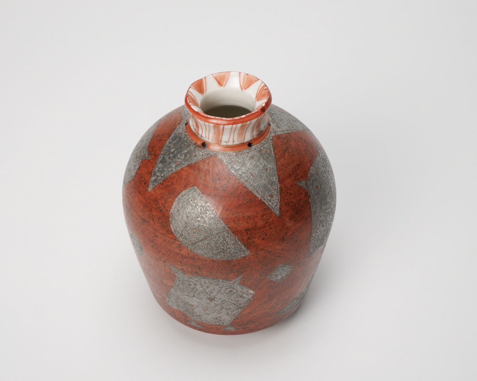 Maeda Masahiro 前田正博, Sake bottle with polychrome enamel (Iro-e) glaze and owl design, Set of 3
