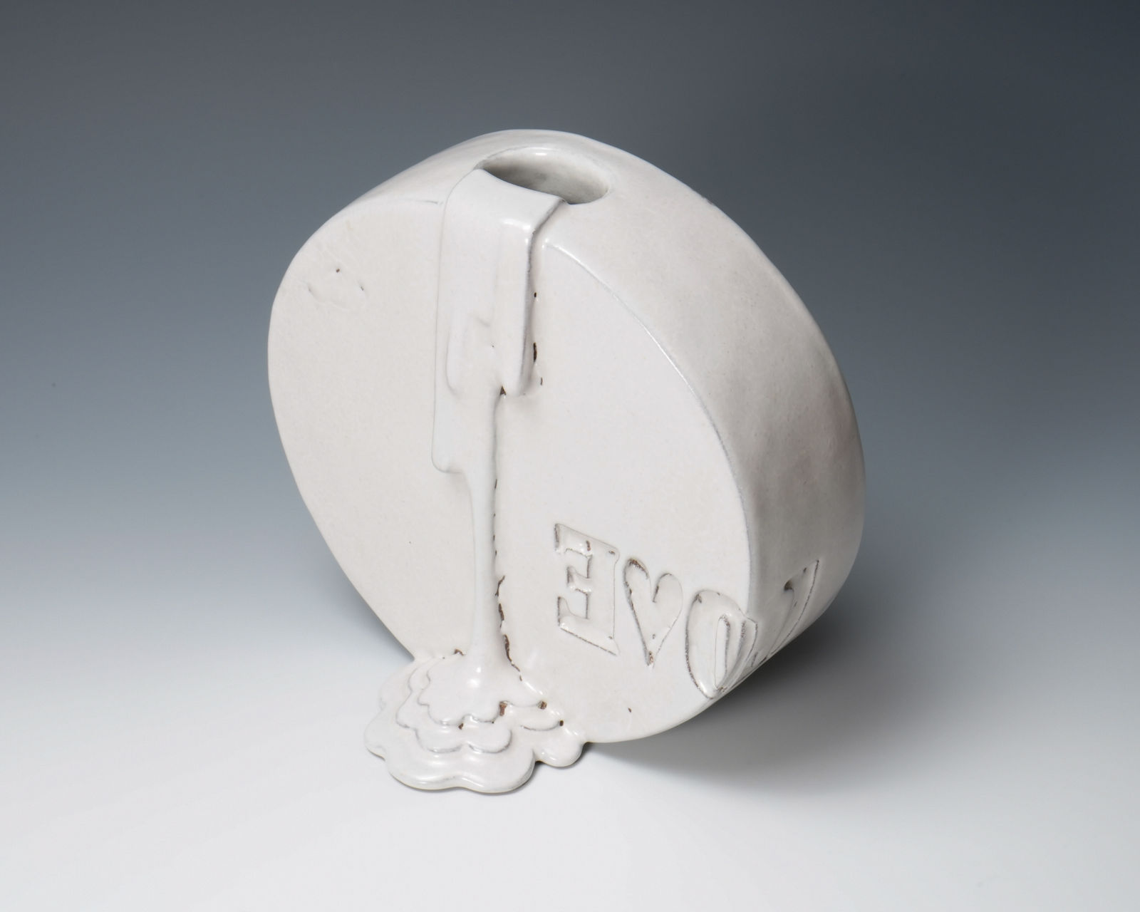 Miwa Ryosaku 三輪龍作, Hagi White Glazed Sculpture "LOVE"