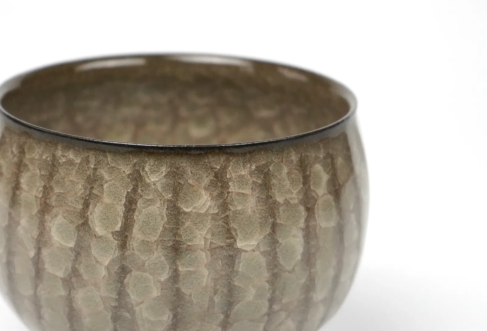 Minegishi Seiko 峯岸勢晃, Beige Colored Teabowl in Cracked Celadon