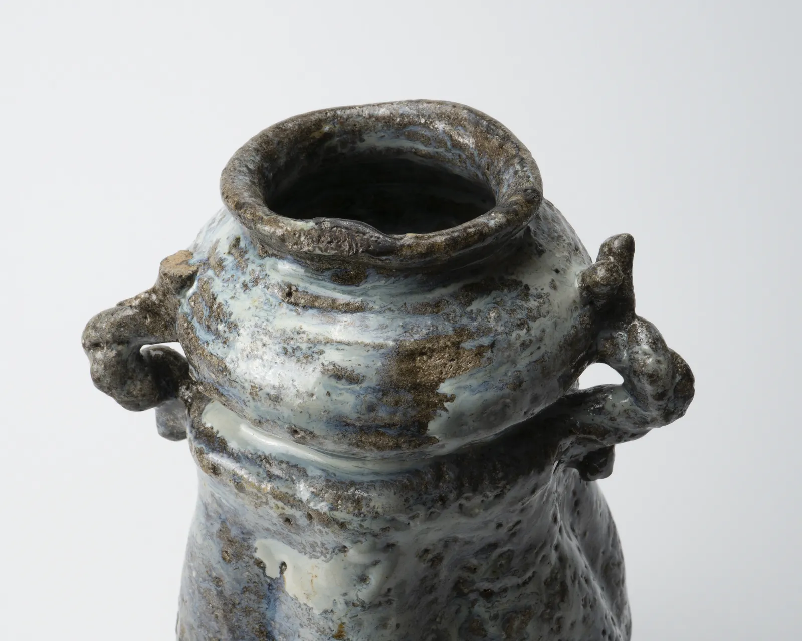 Maruta Munehiko 丸太宗彦, Karatsu flower vase with lugs, 2024