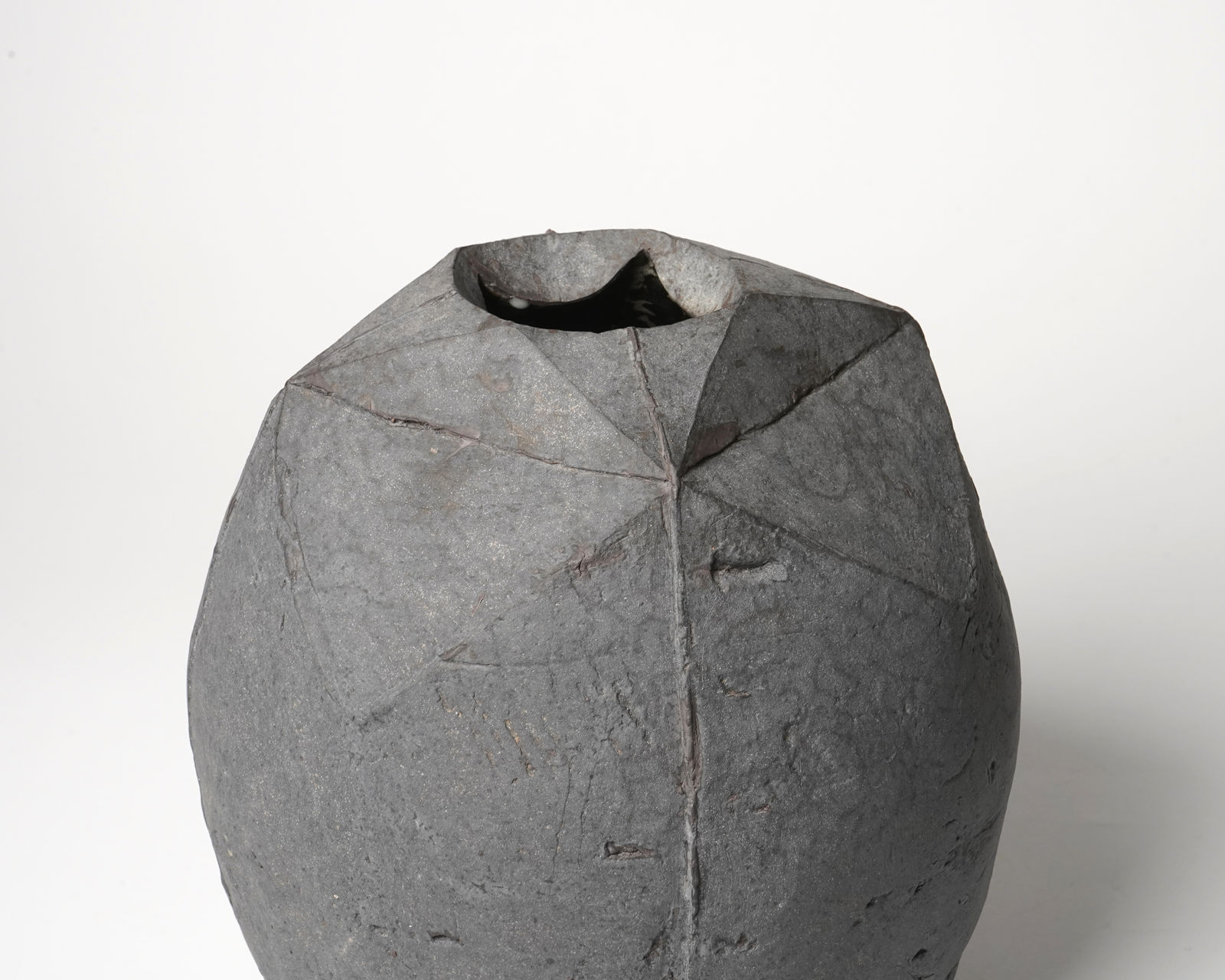 Mori Togaku 森 陶岳, Rectangular Flat Jar 黒備前扁壷, circa 1990