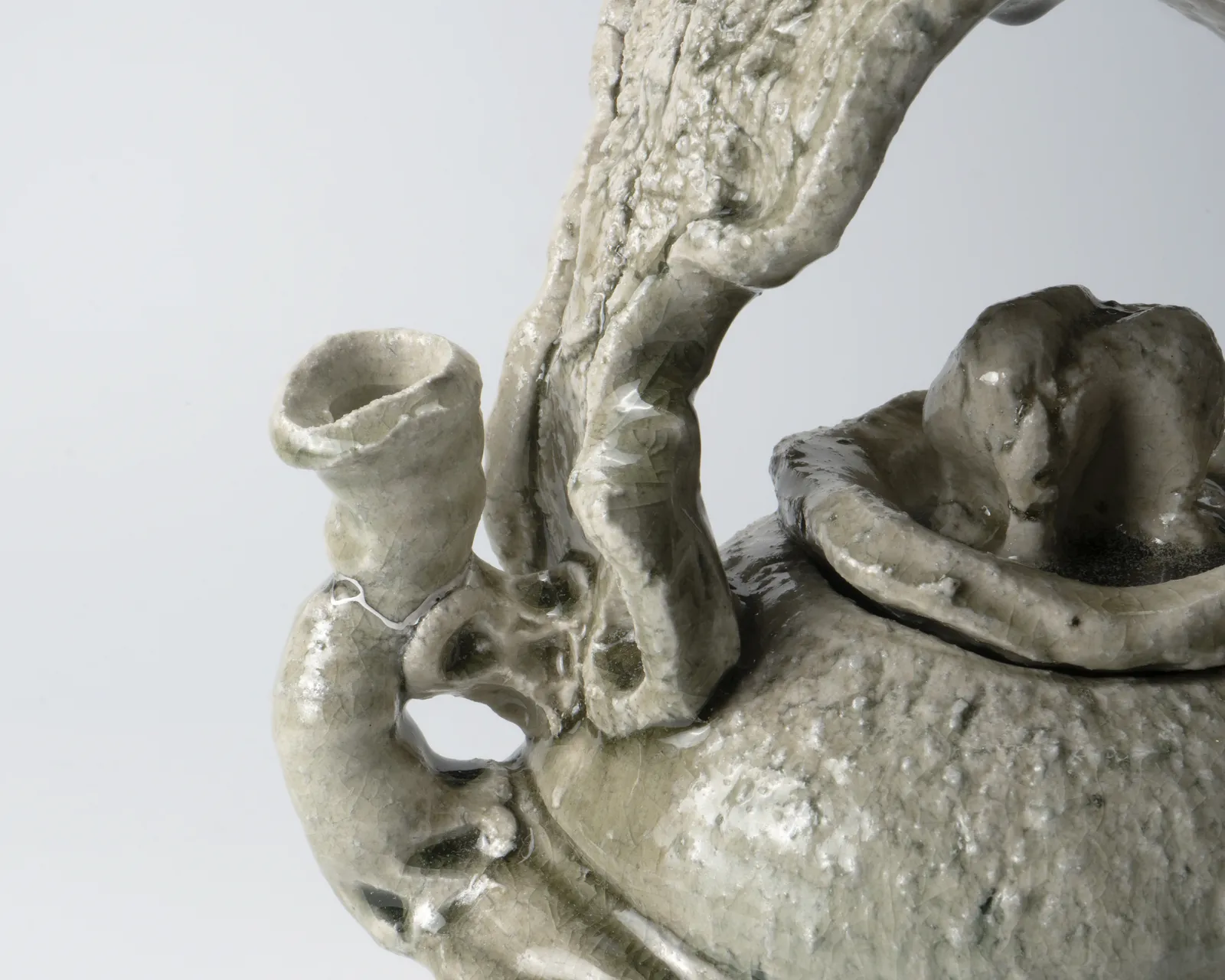 Suzuki Goro 鈴木五郎, Tea pot with ash glaze 灰青磁土瓶