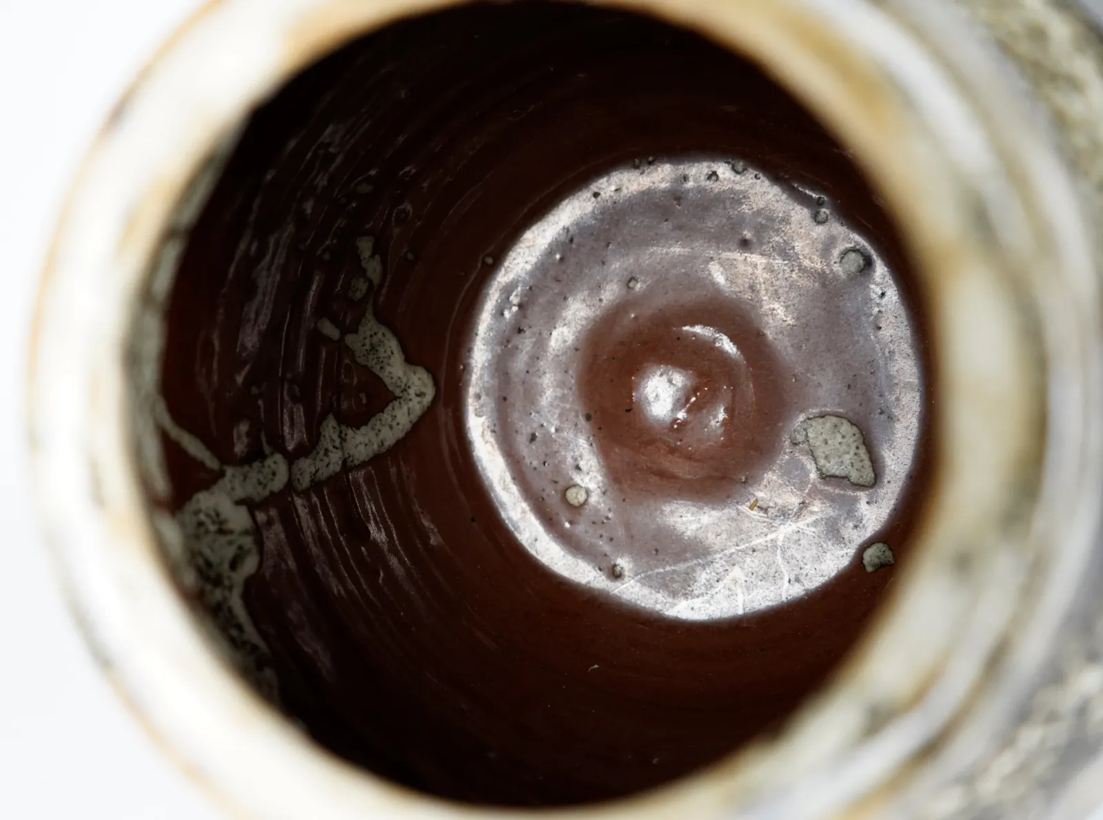 Murata Gen 村田 元, Jar, Black Iron on Rice Husk Glaze 糠白釉鉄砂黒文壺