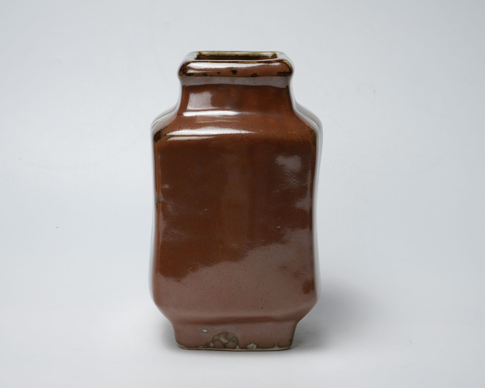 KIMURA Ichirō 木村一郎, Square jar with persimmon glaze