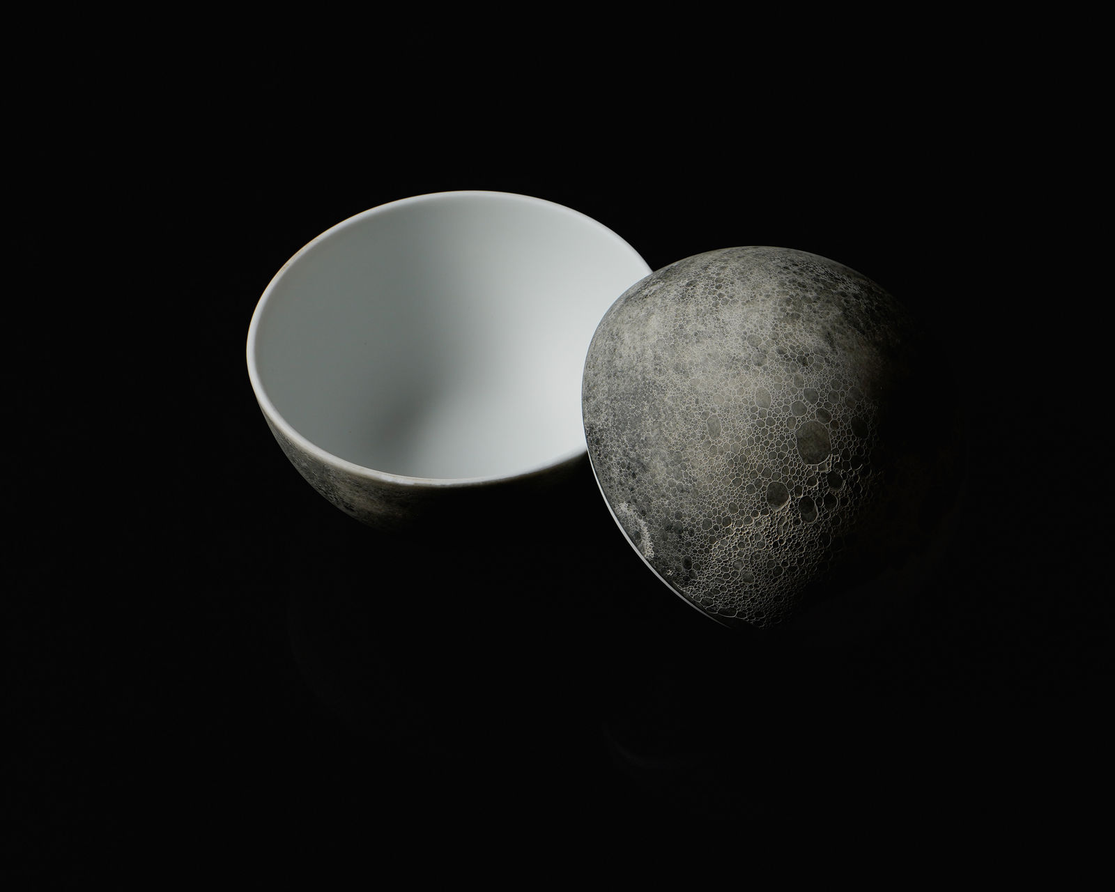 Terauchi Shinji 寺内信二, No.2 Small covered spherical bowl "Asteroid" 小惑星 珠型珍味, 2024