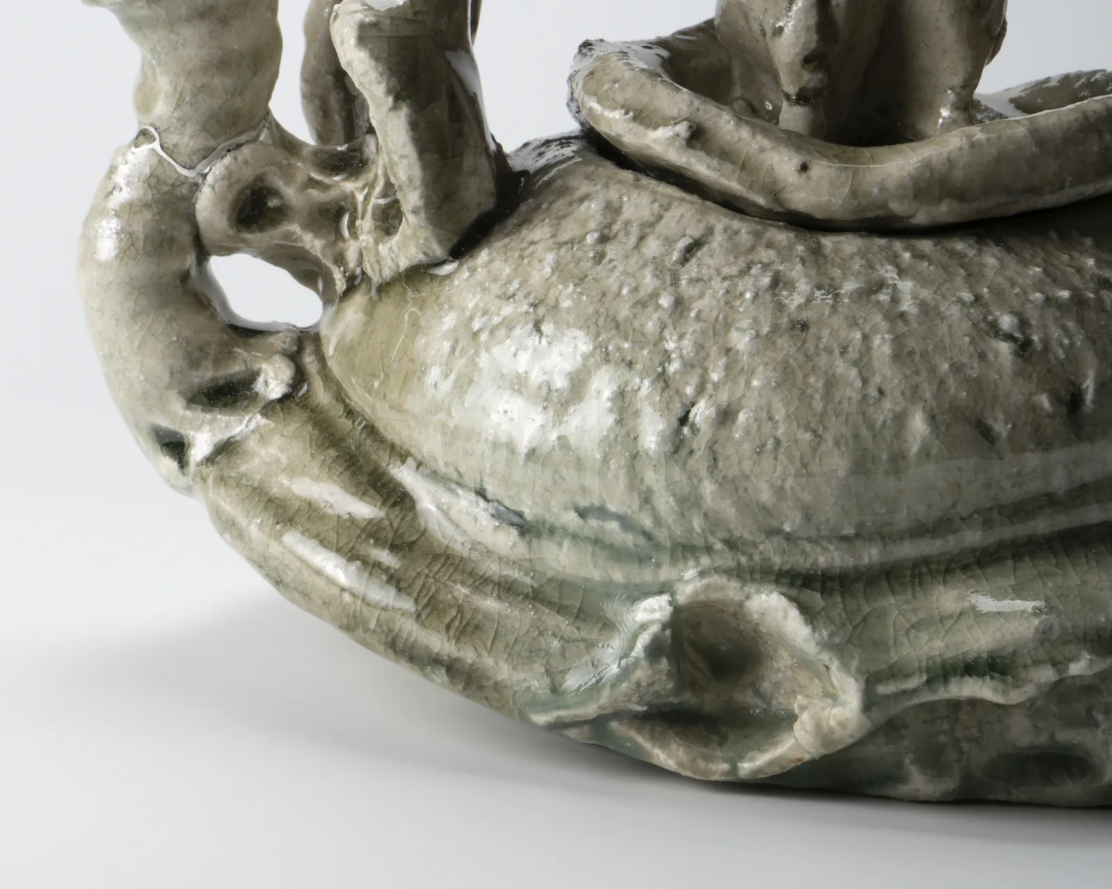 Suzuki Goro 鈴木五郎, Tea pot with ash glaze 灰青磁土瓶