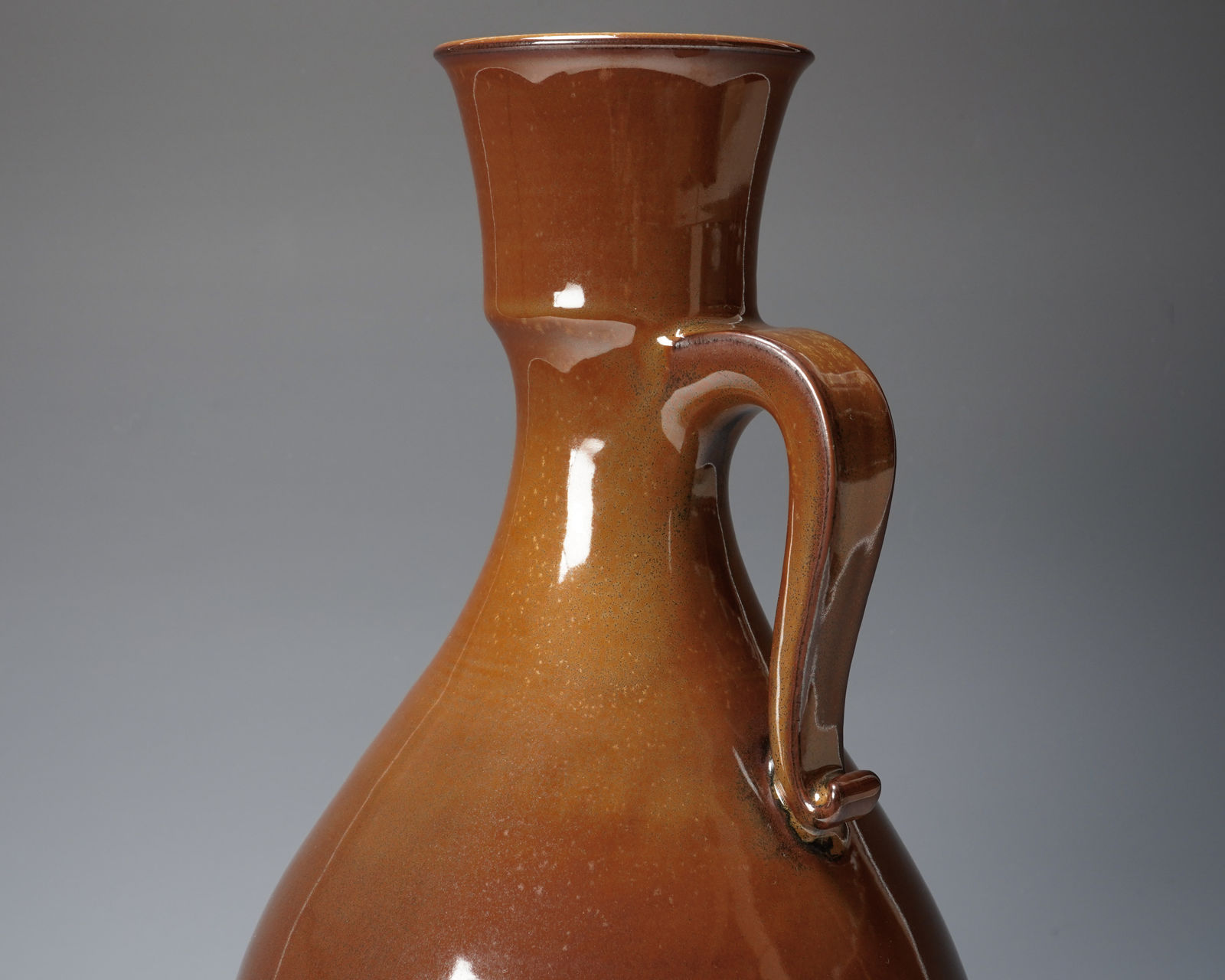 Miyanohara Ken 宮之原 謙, Tall Jar with Red Tenmoku Glaze 天目朱釉 壺, 1968