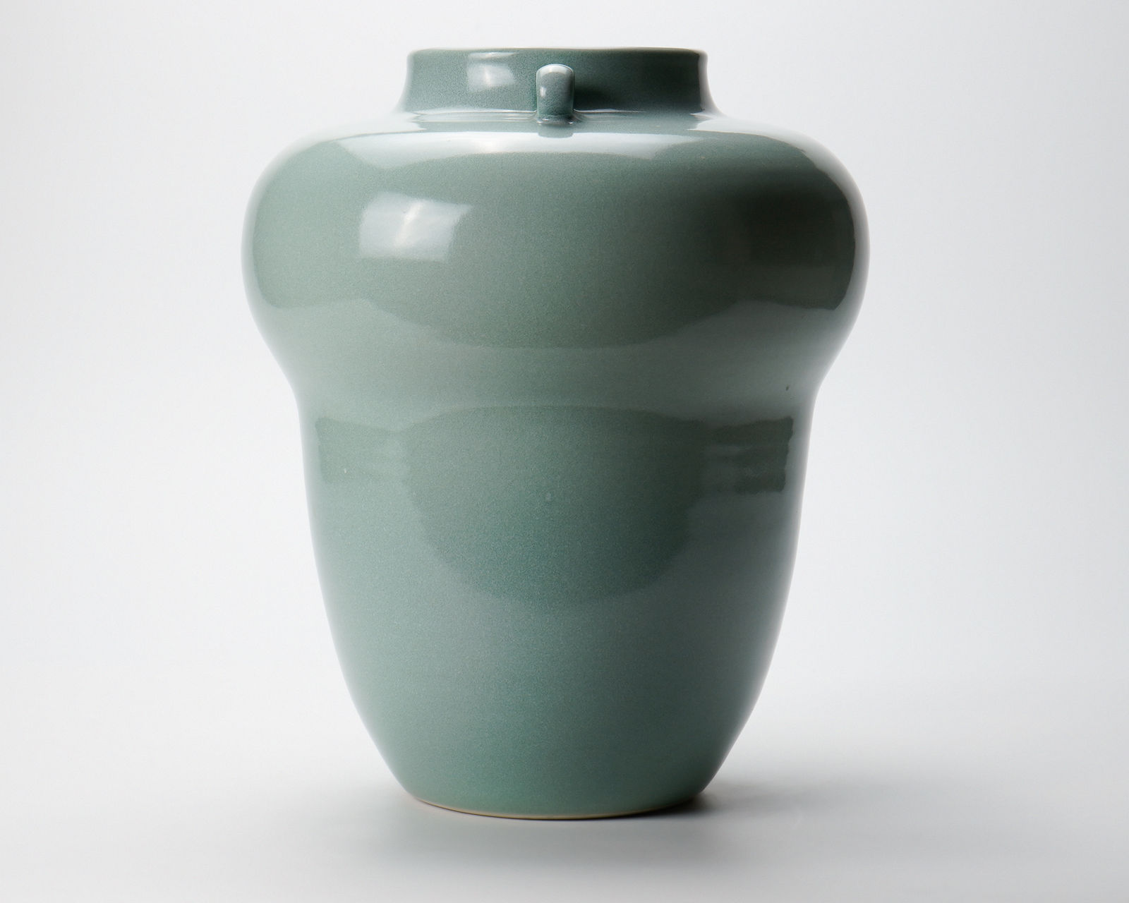 Miyanohara Ken 宮之原 謙, Celadon Flower Vase with Ring Handles, 耳付青磁花挿, circa 1960s
