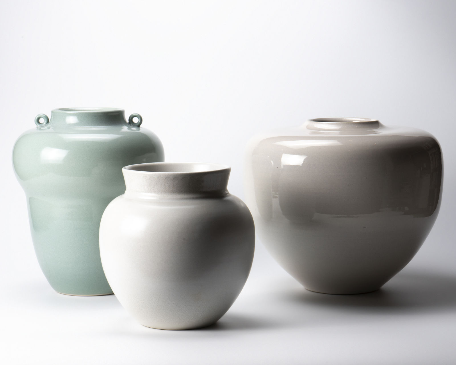 Miyanohara Ken 宮之原 謙, Celadon Flower Vase with Ring Handles, 耳付青磁花挿, circa 1960s