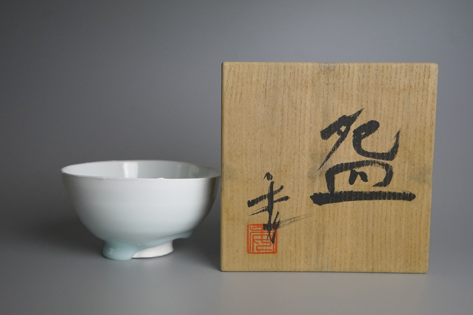 Kato Tsubusa 加藤委, Seihakuji Teabowl 青白磁 茶碗
