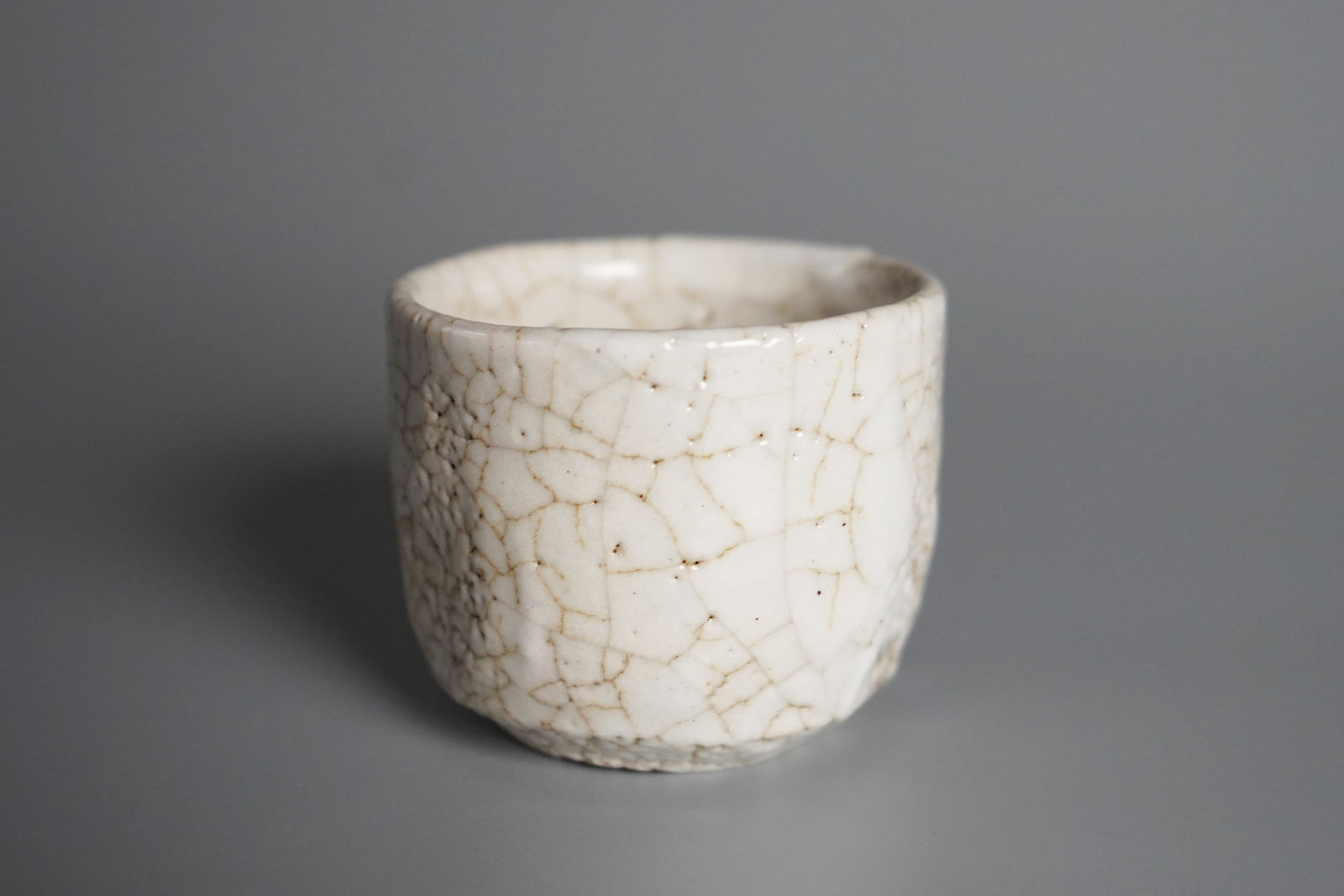 Arakawa Toyozo 荒川豊蔵, Shino Guinomi 志野 酒盃