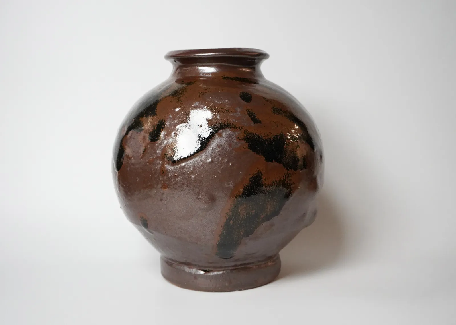 Murata Gen 村田 元, Jar with Persimmon Glaze 扁壺