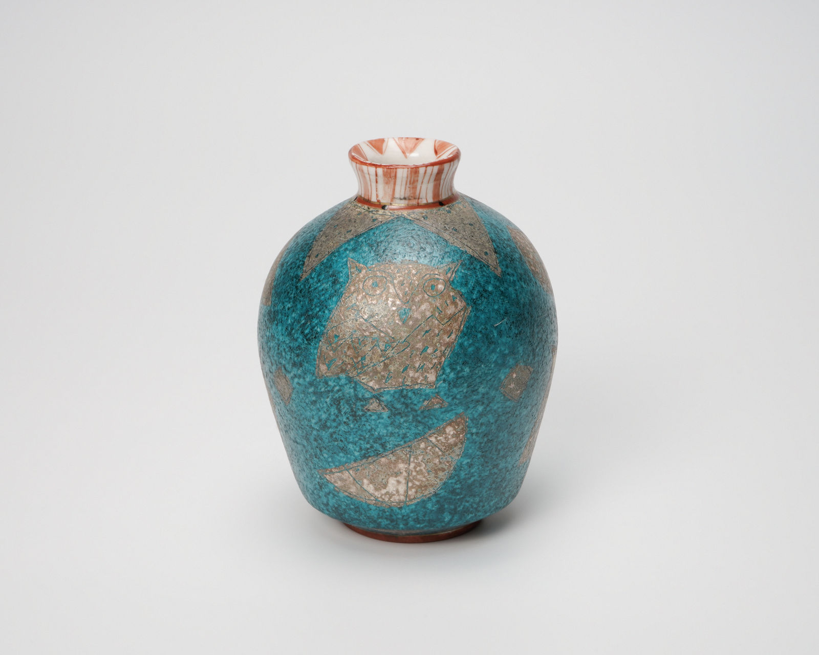 Maeda Masahiro 前田正博, Sake bottle with polychrome enamel (Iro-e) glaze and owl design, Set of 3