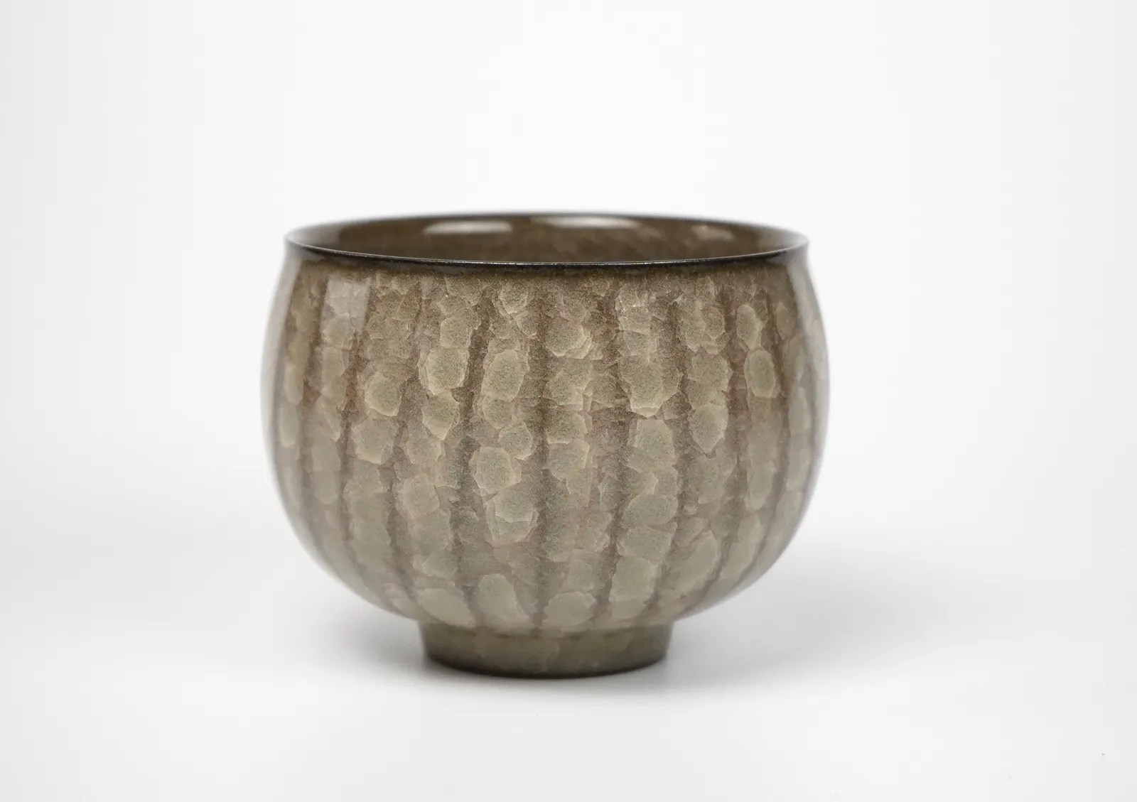 Minegishi Seiko 峯岸勢晃, Beige Colored Teabowl in Cracked Celadon