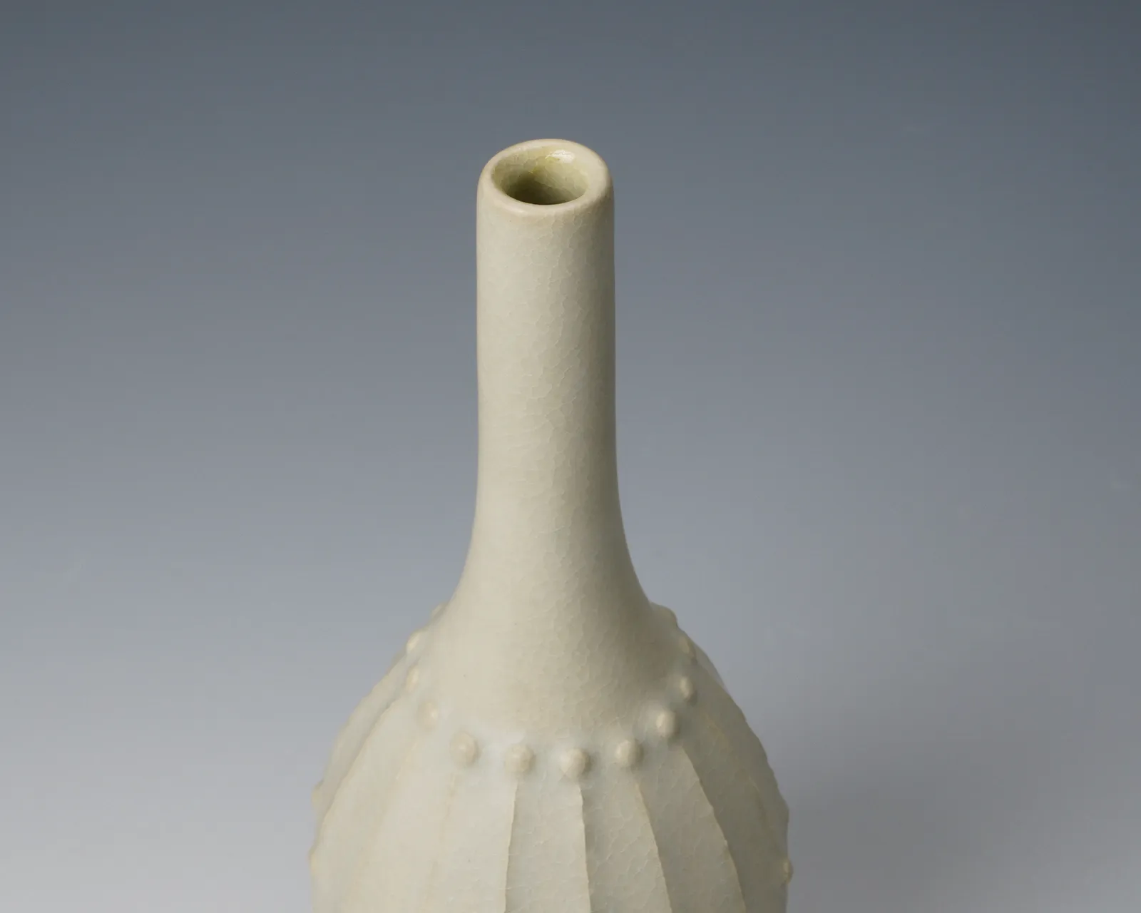 Kusube Yaichi 楠部彌弌, Vase for a Single Flower with White Glaze and Striated Pattern, 白玉釉條文一輪生, circa 1950s