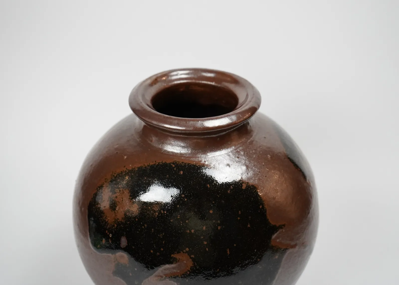 Murata Gen 村田 元, Jar with Persimmon Glaze 扁壺