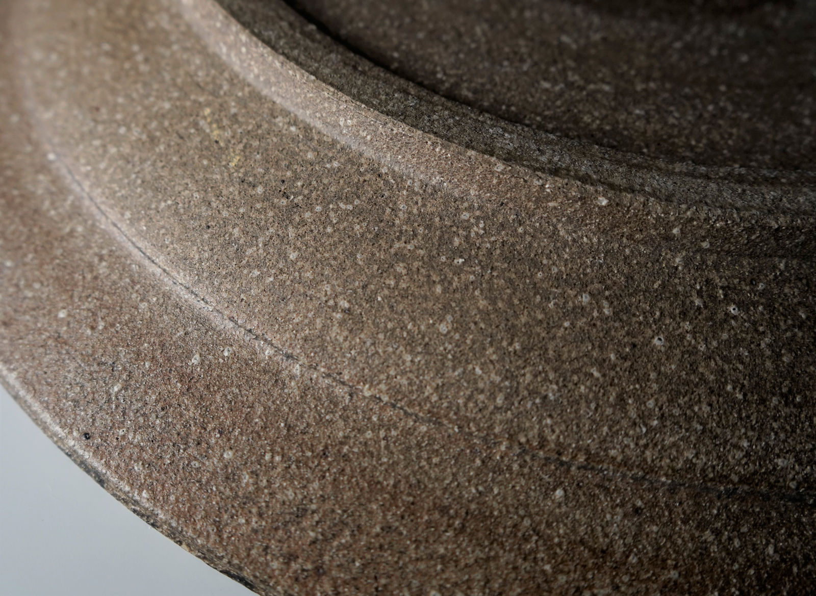 Takeuchi Kimiaki 竹内公明, Large Tokoname Plate 灰釉大皿 2