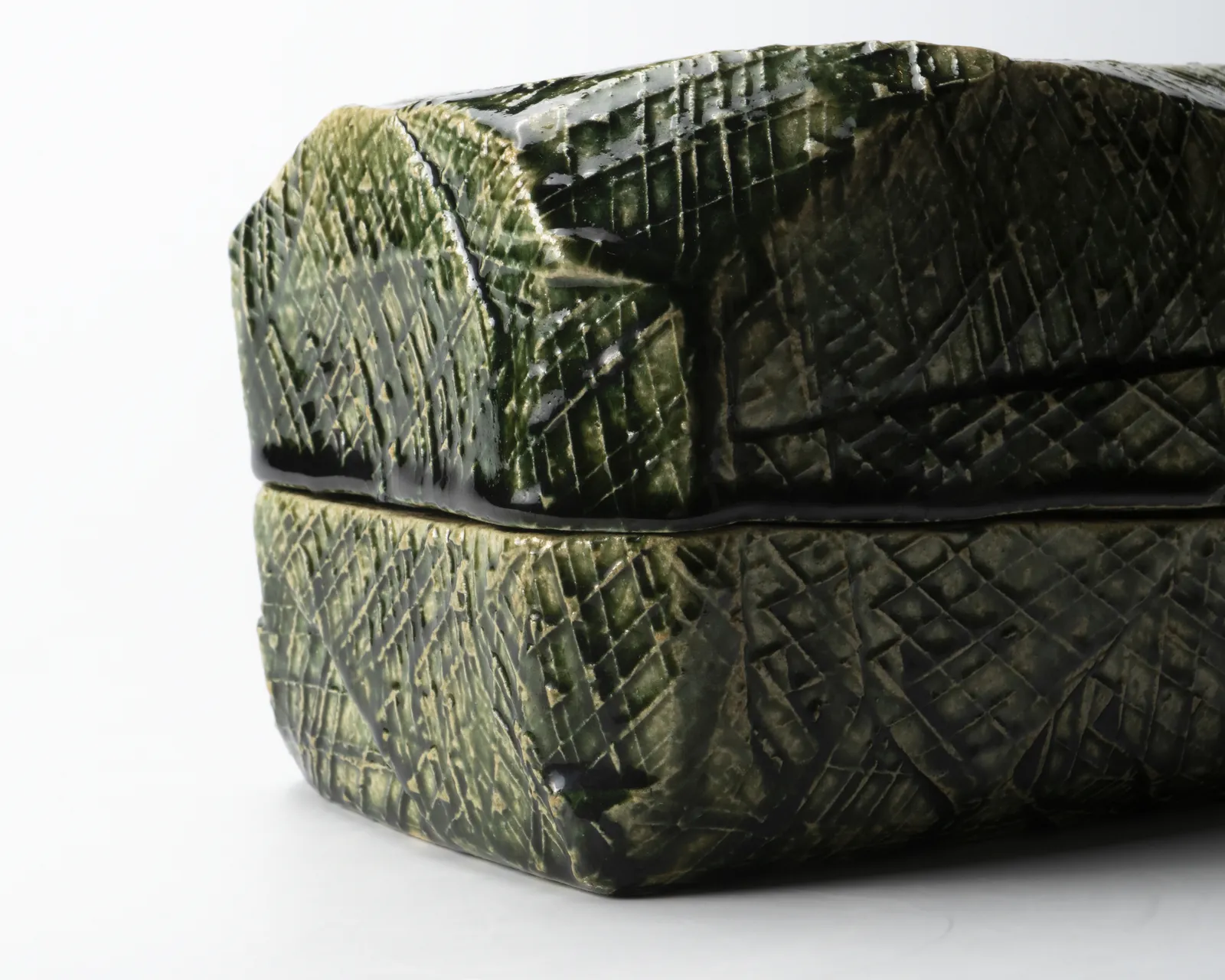 Suzuki Goro 鈴木五郎, Oribe covered box, 1994