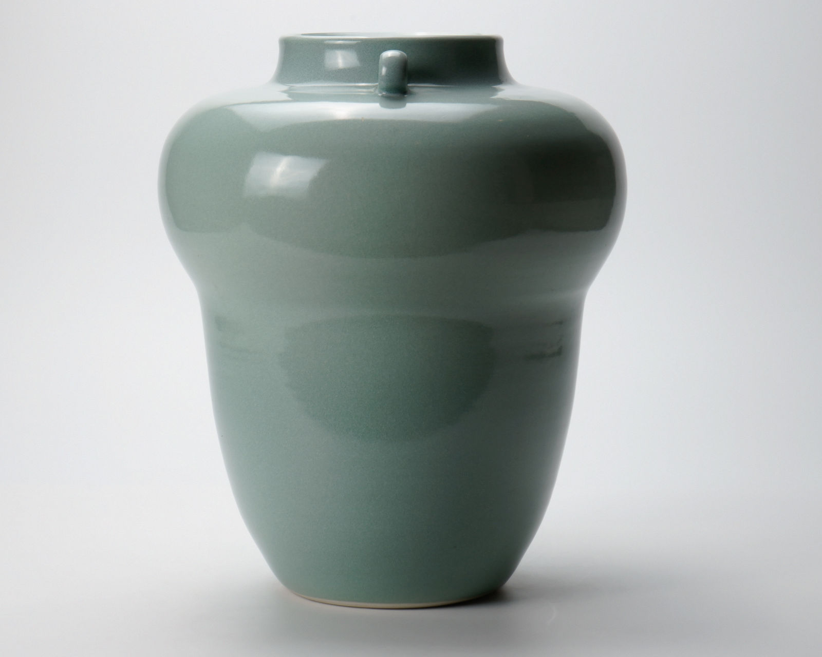 Miyanohara Ken 宮之原 謙, Celadon Flower Vase with Ring Handles, 耳付青磁花挿, circa 1960s