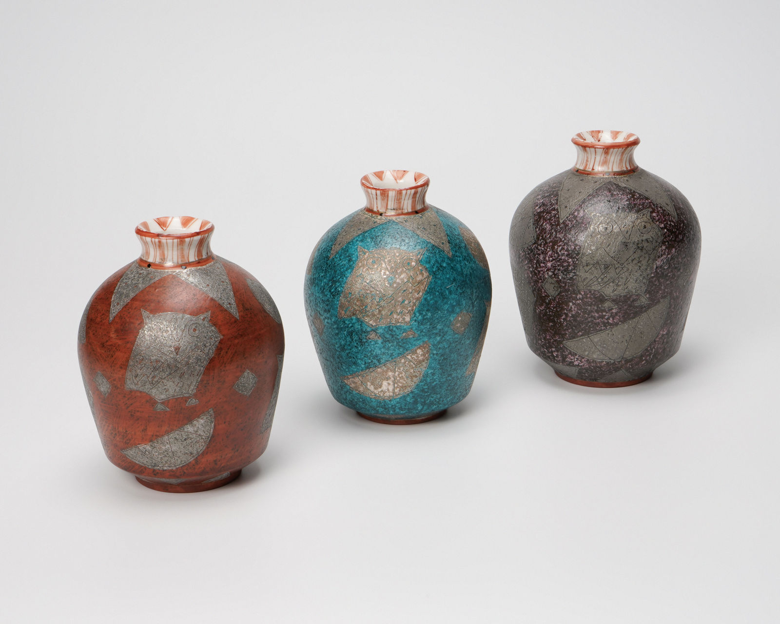 Maeda Masahiro 前田正博, Sake bottle with polychrome enamel (Iro-e) glaze and owl design, Set of 3