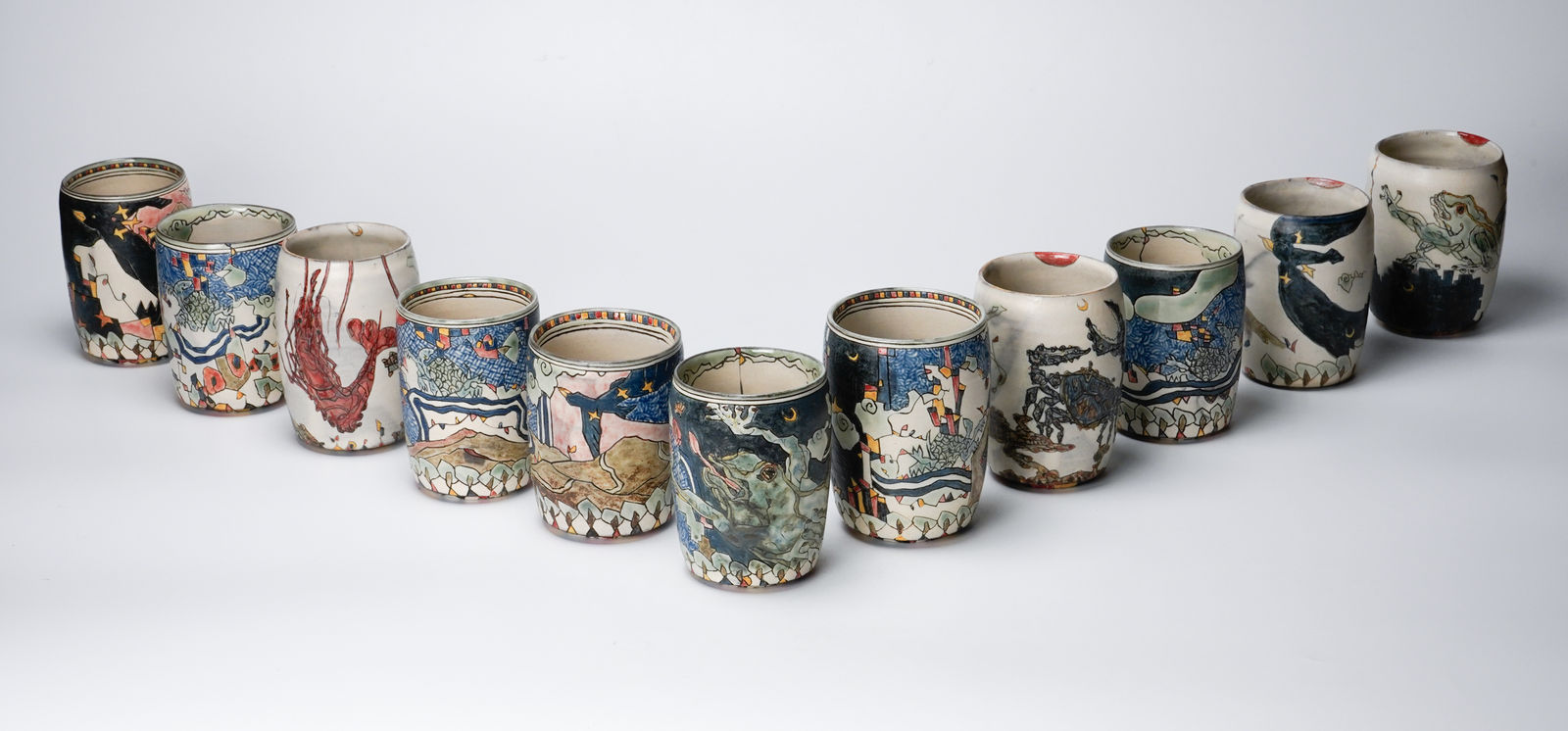 KOMAGO Tetsutarou 小孫哲太郎, No.31 Polychrome Yunomi with Carved Crab Designs 線彫蟹紋湯呑, 2023