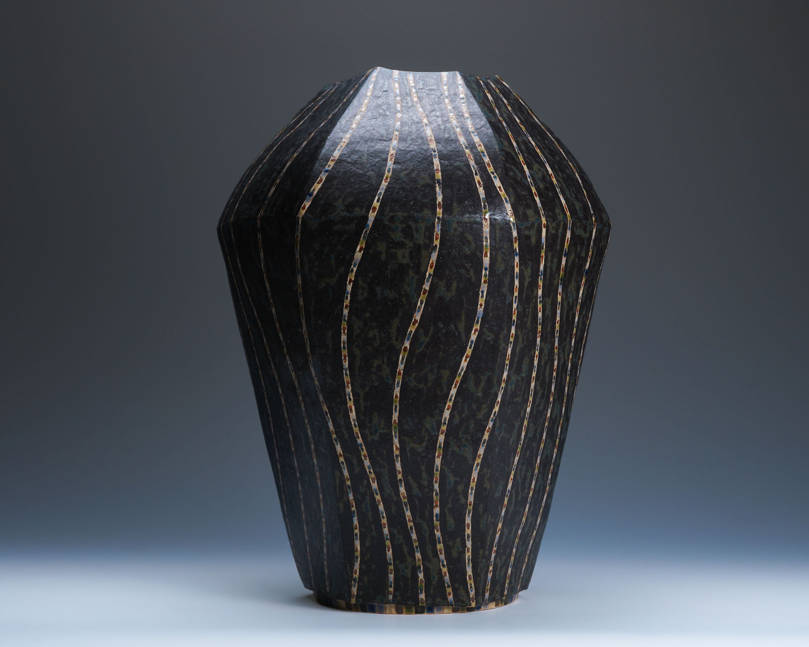 KAMODA Taro 加守田太郎, Hexagonal faceted vase with stripes, 2009