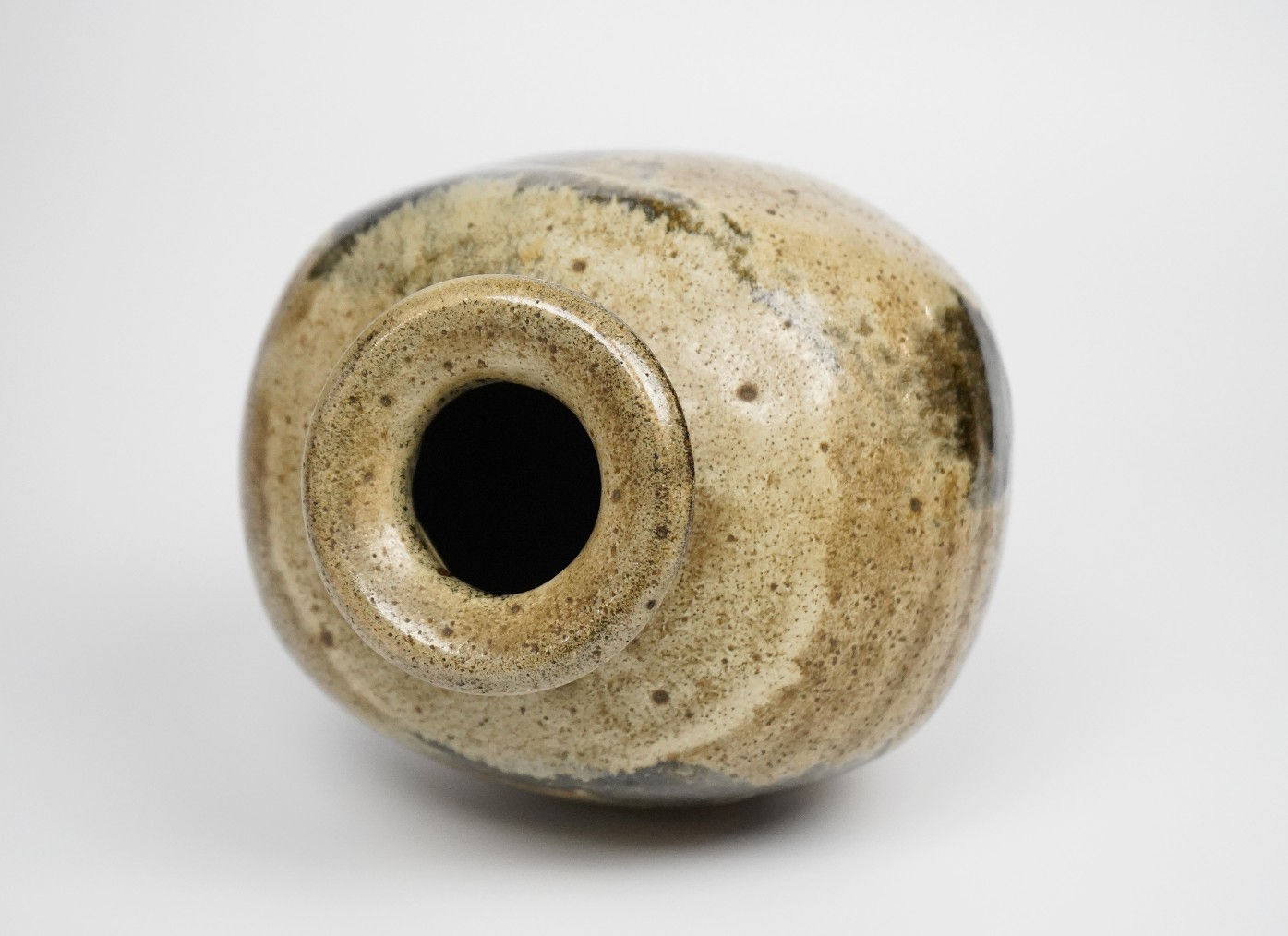 Murata Gen 村田 元, Jar, Black Slip Over Rice Husk Glaze 糠釉黒文扁壺