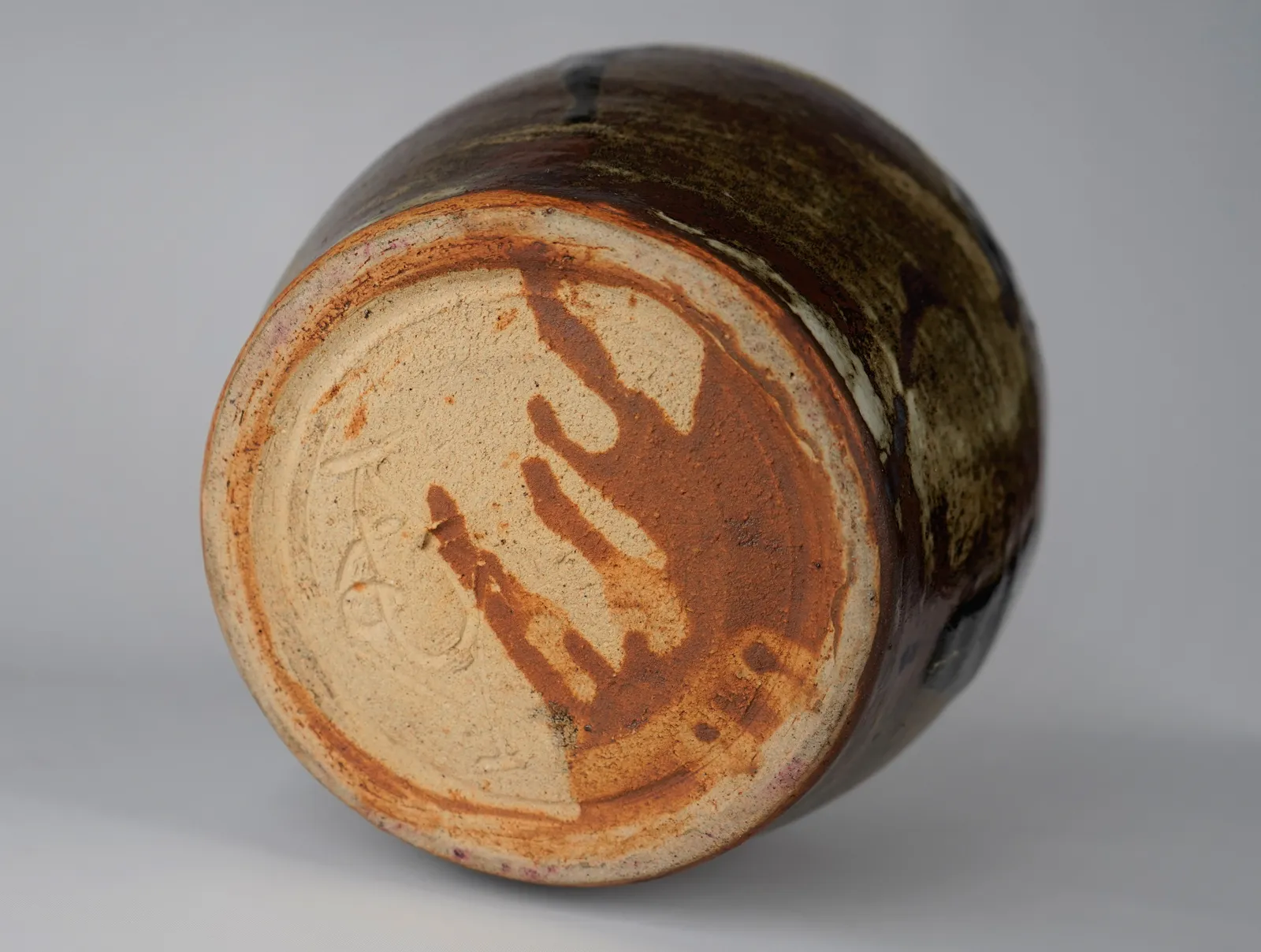 Murata Gen 村田 元, Jar, Black Iron on Rice Husk Glaze 糠白釉鉄砂黒文壺