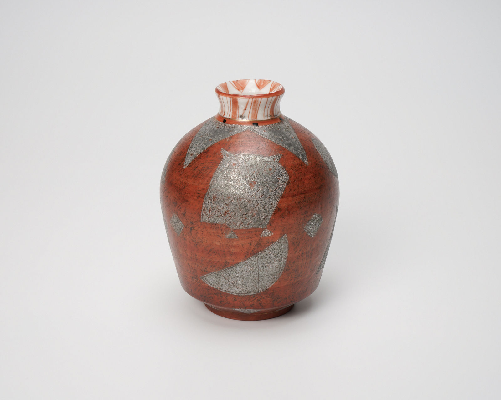 Maeda Masahiro 前田正博, Sake bottle with polychrome enamel (Iro-e) glaze and owl design, Set of 3