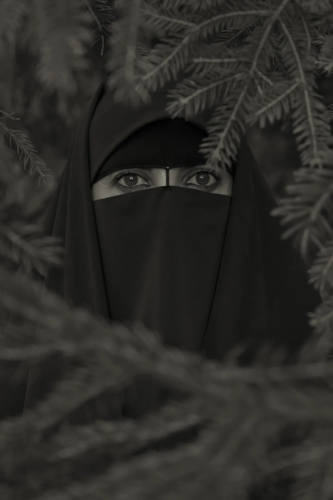 Erwin Olaf, Im Wald Porträt II B , 2020