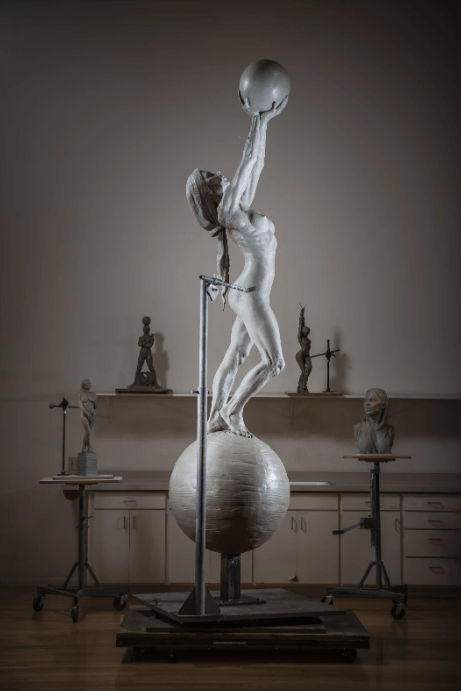 Richard MacDonald, Diana Earth & Moon Heroic, 2018