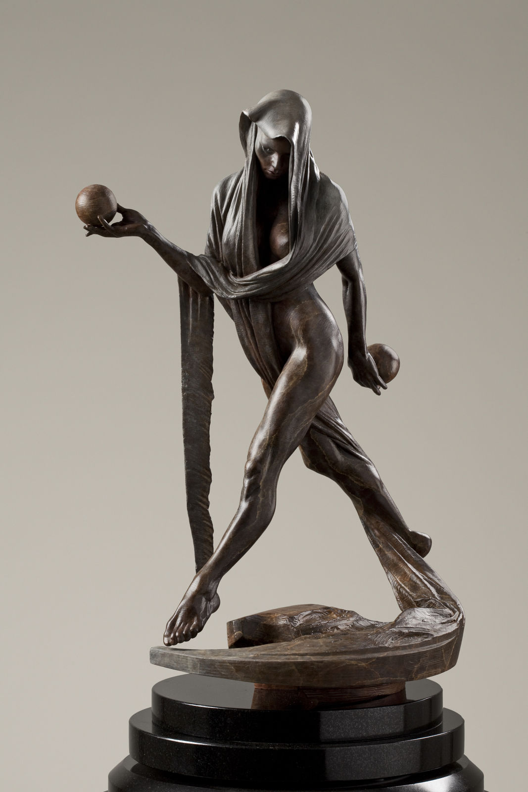 Richard MacDonald, Nightfall, Atelier, 2012