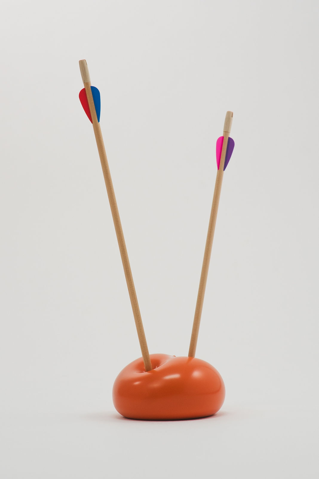 Nano Abia, Último Instante. Double arrow balloon. Naranja., 2023