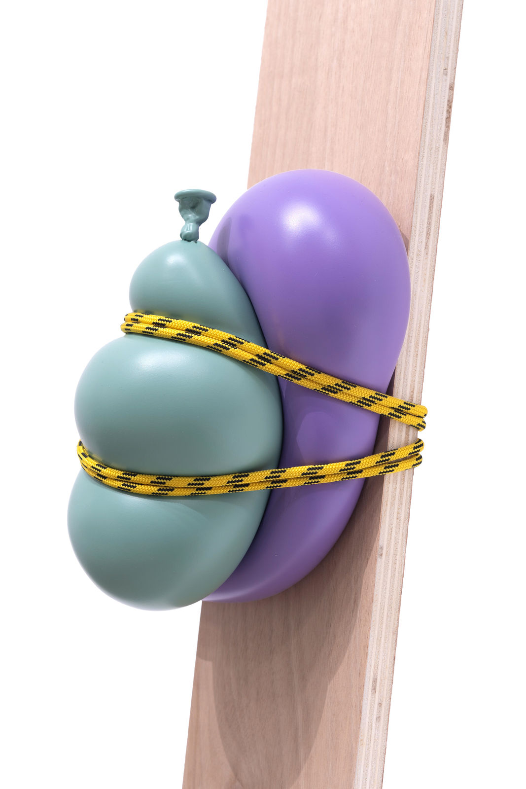 Nano Abia, Dos cuerpos (Calypso mittlel, Lila), 2024