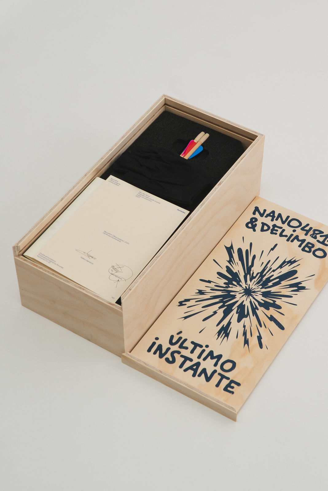 Nano Abia, Último Instante. Single arrow balloon. Rosa metalizado., 2023