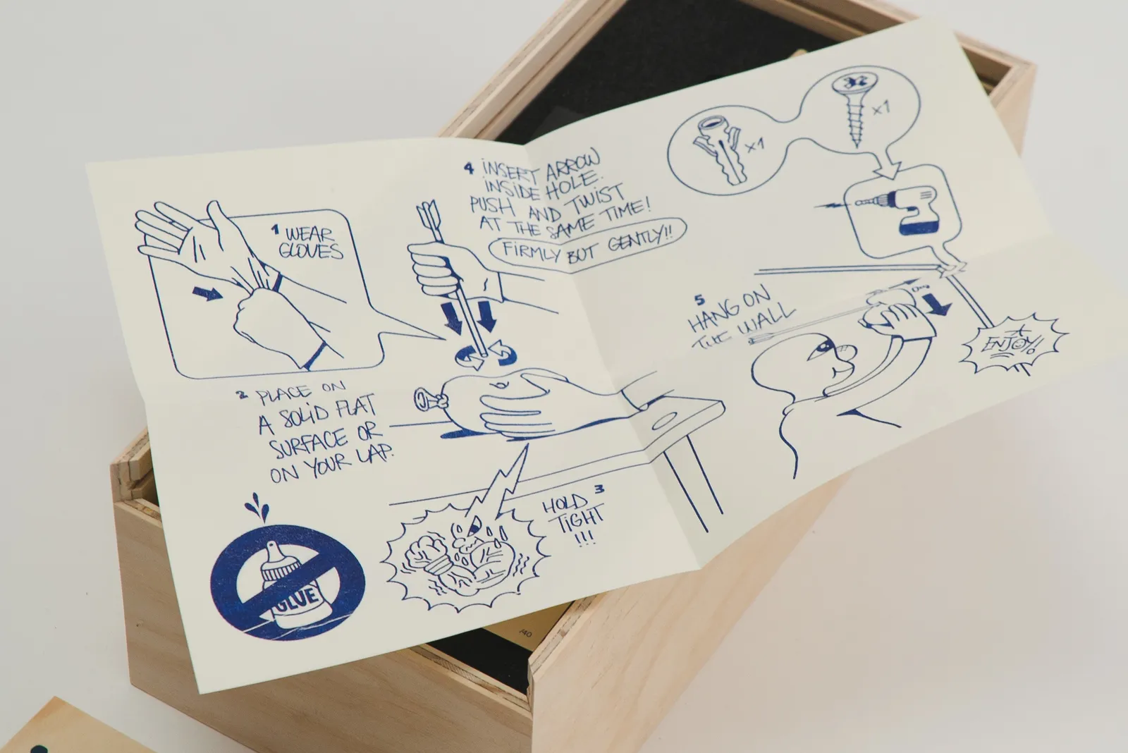 Nano Abia, Último Instante. Double arrow balloon. Rojo., 2023