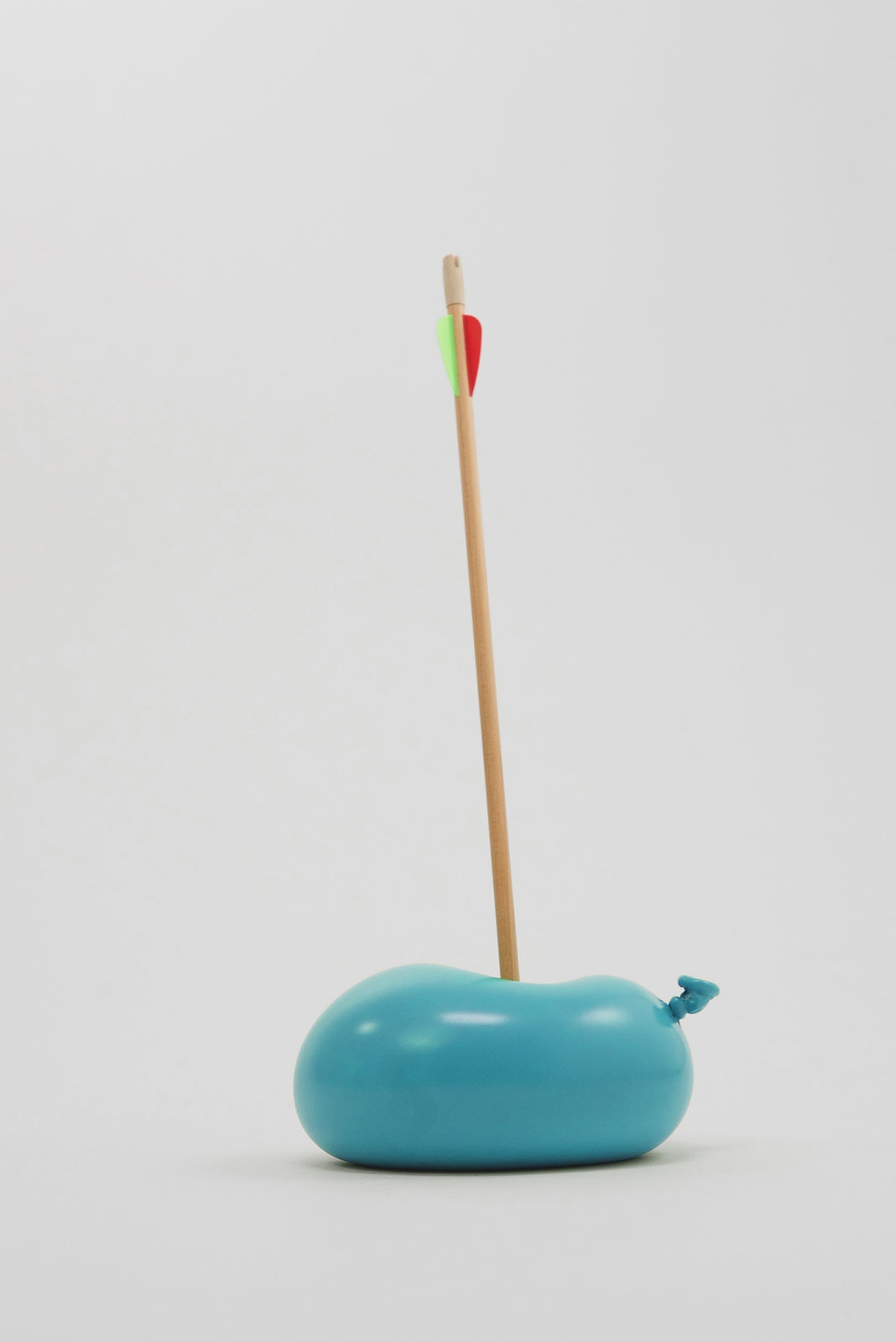 Nano Abia, Último Instante. Single arrow balloon. Turquesa., 2023