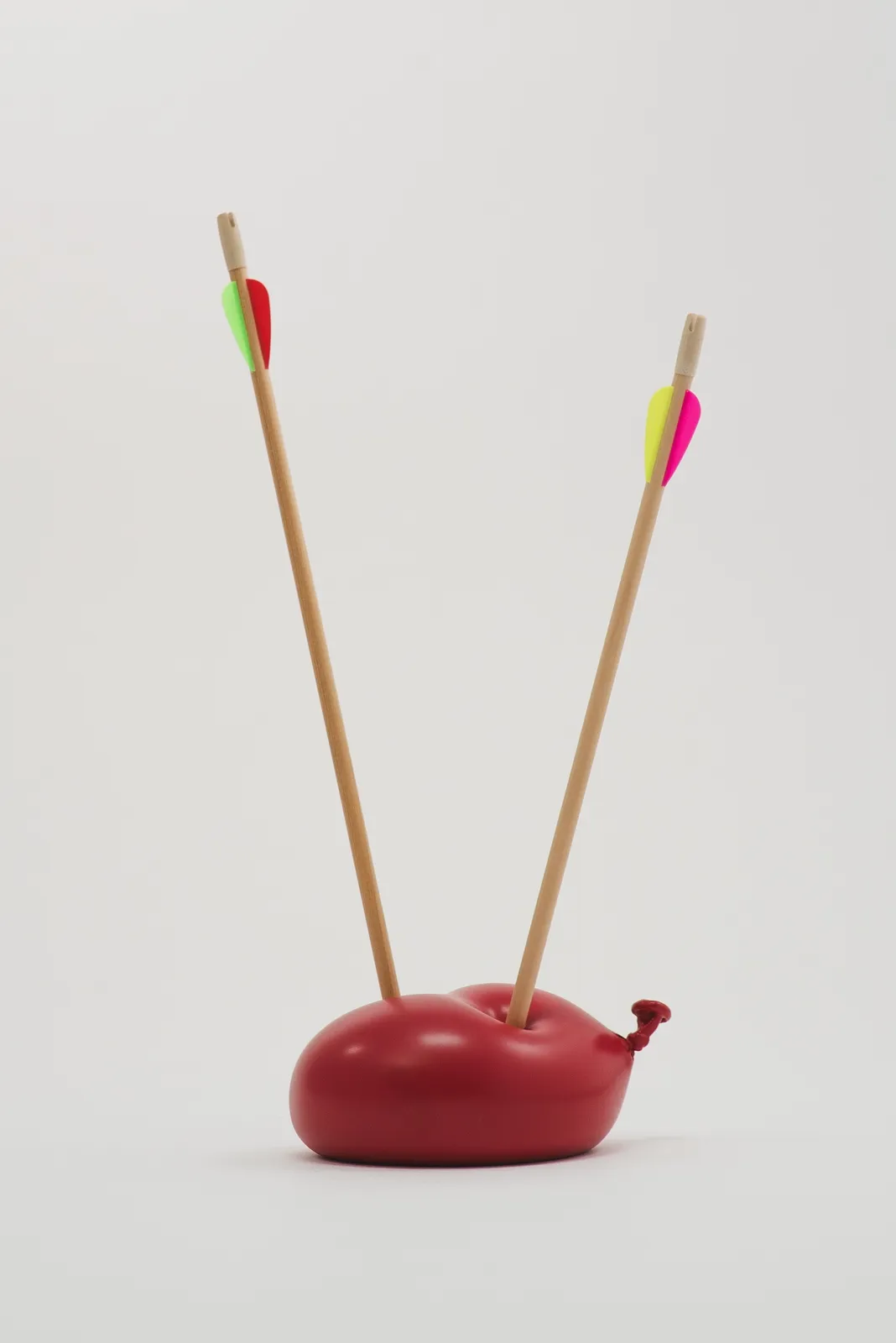 Nano Abia, Último Instante. Double arrow balloon. Rojo., 2023