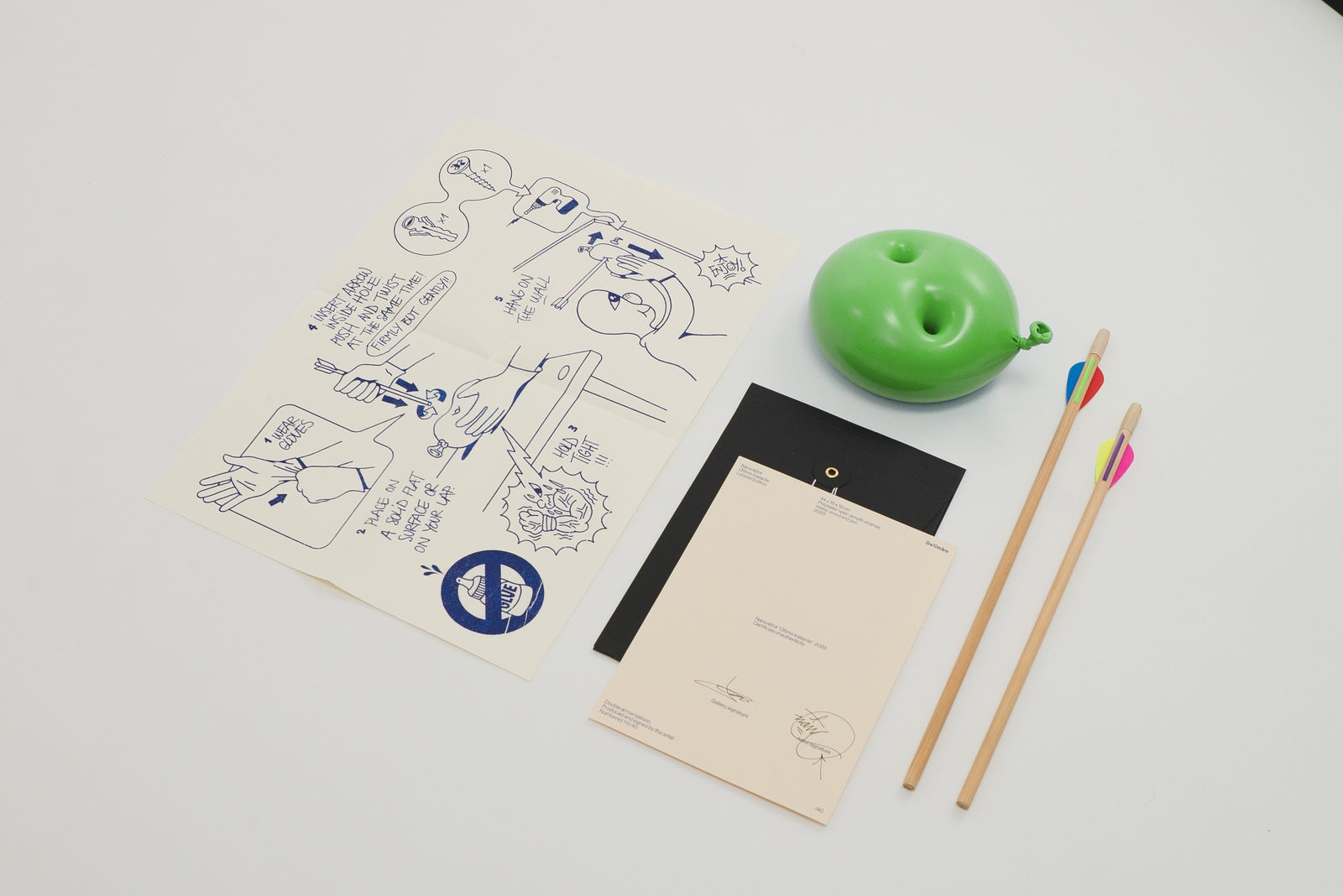 Nano Abia, Último Instante. Double arrow balloon. Verde., 2023