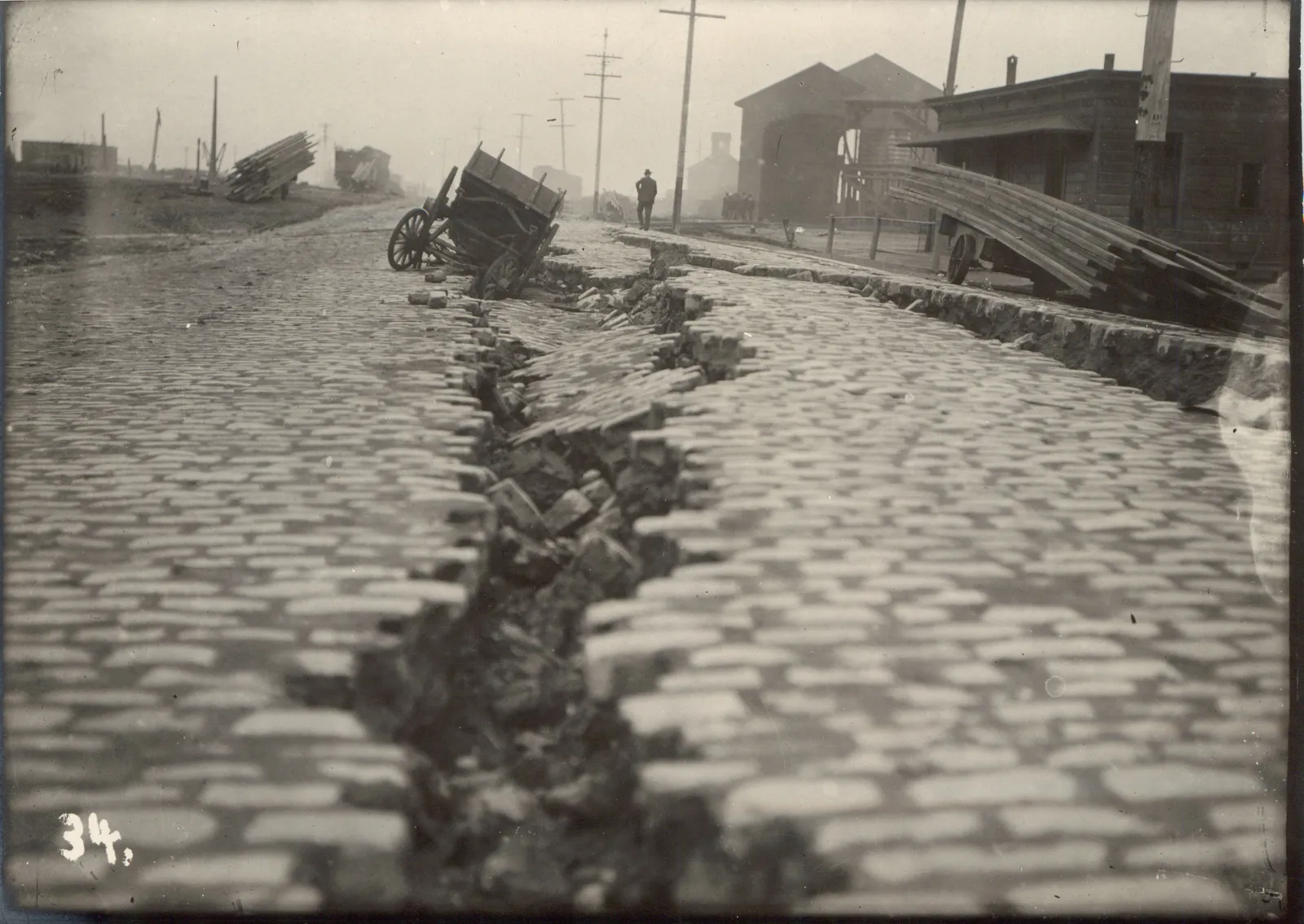 [San Francisco Earthquake], Scenes of the city in ruins, c. 1906