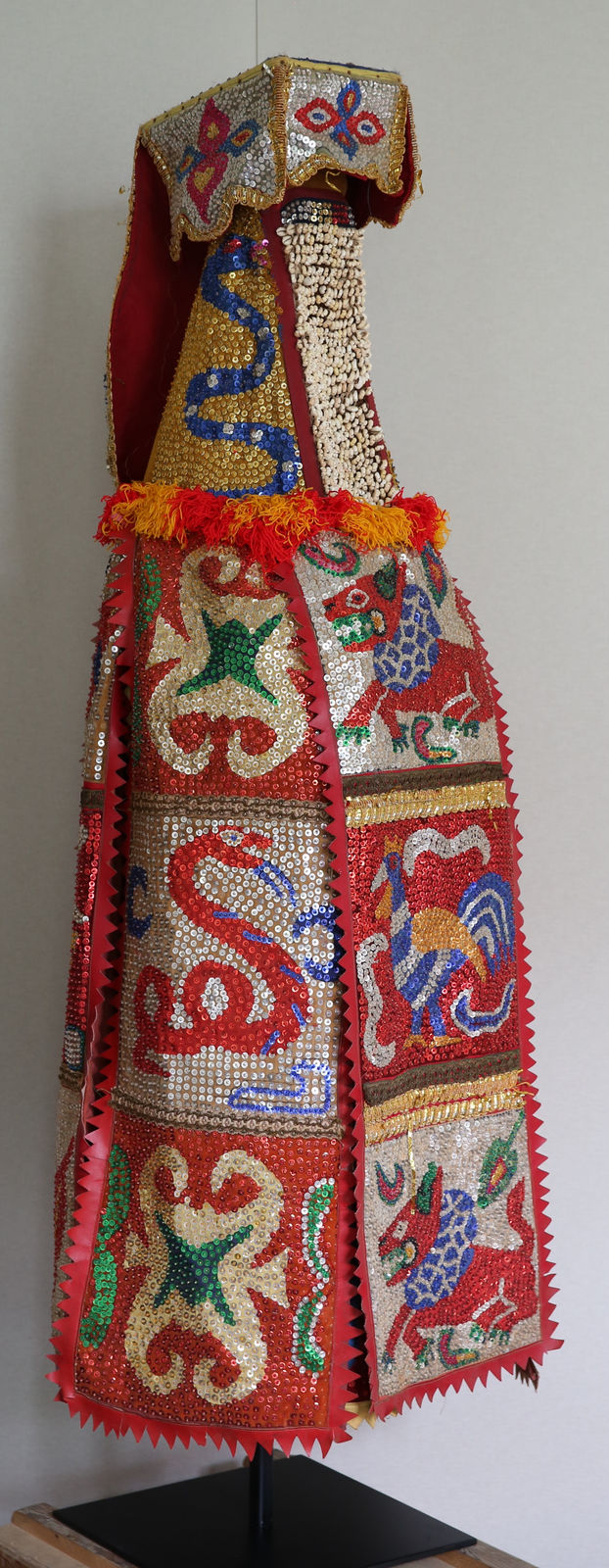 Anonymous Yoruba artist (Republic of Benin), Egungun masquerade costume, Late 20th century