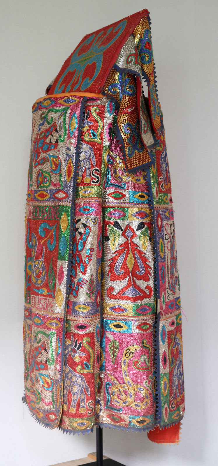 Anonymous Yoruba artist (Republic of Benin), Egungun masquerade costume, late 20th century