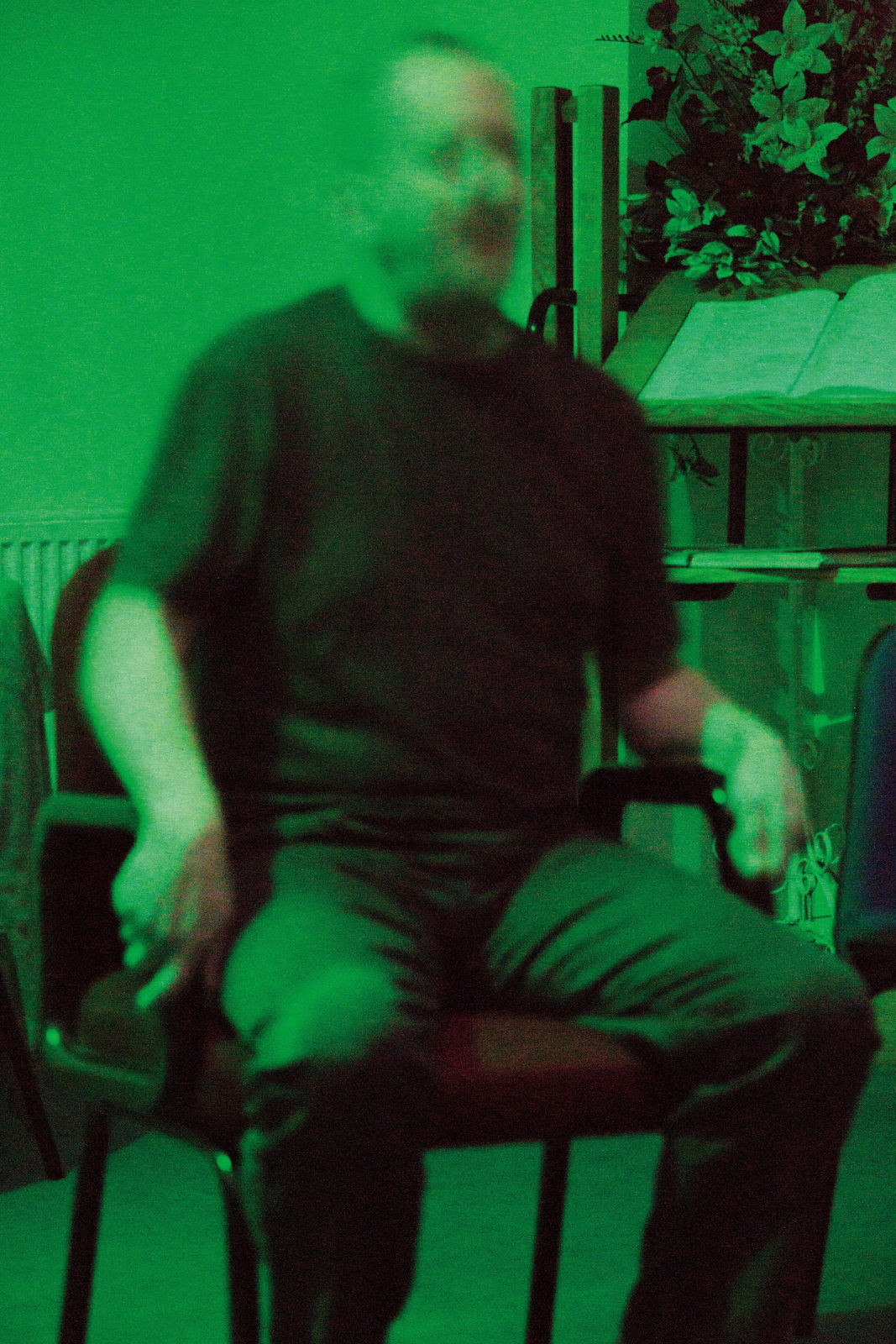 Shannon Taggart, Medium Gordon Garforth attempts to display ectoplasmic masks, Science Meets Spirit Week. Arthur Findlay College, UK, 2013