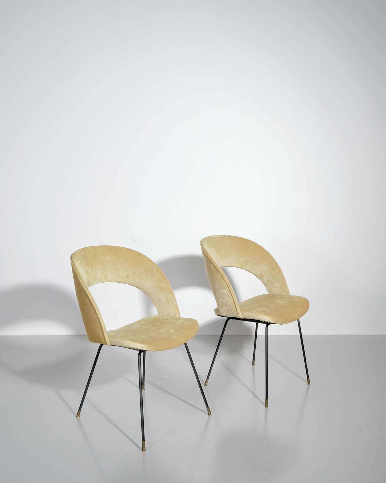 Gastone Rinaldi, Pair of chairs model. DU