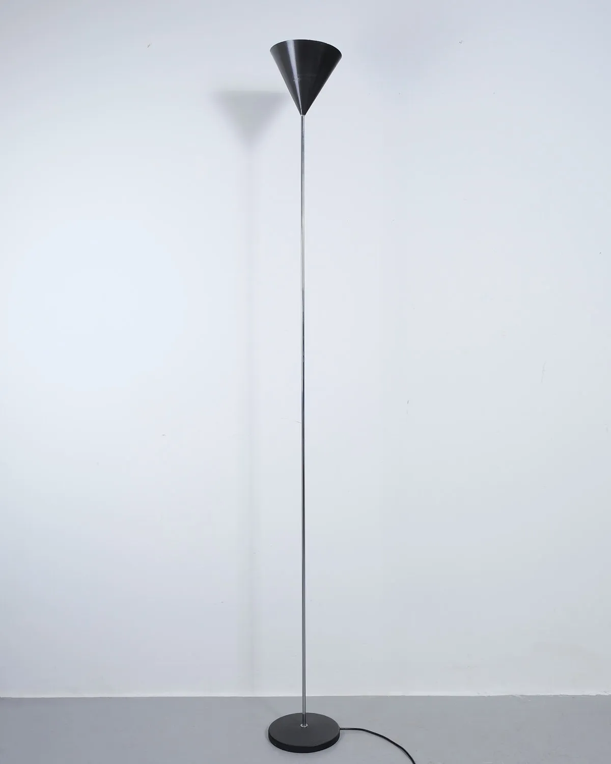 Luigi Caccia Dominioni, Imbuto floor lamp