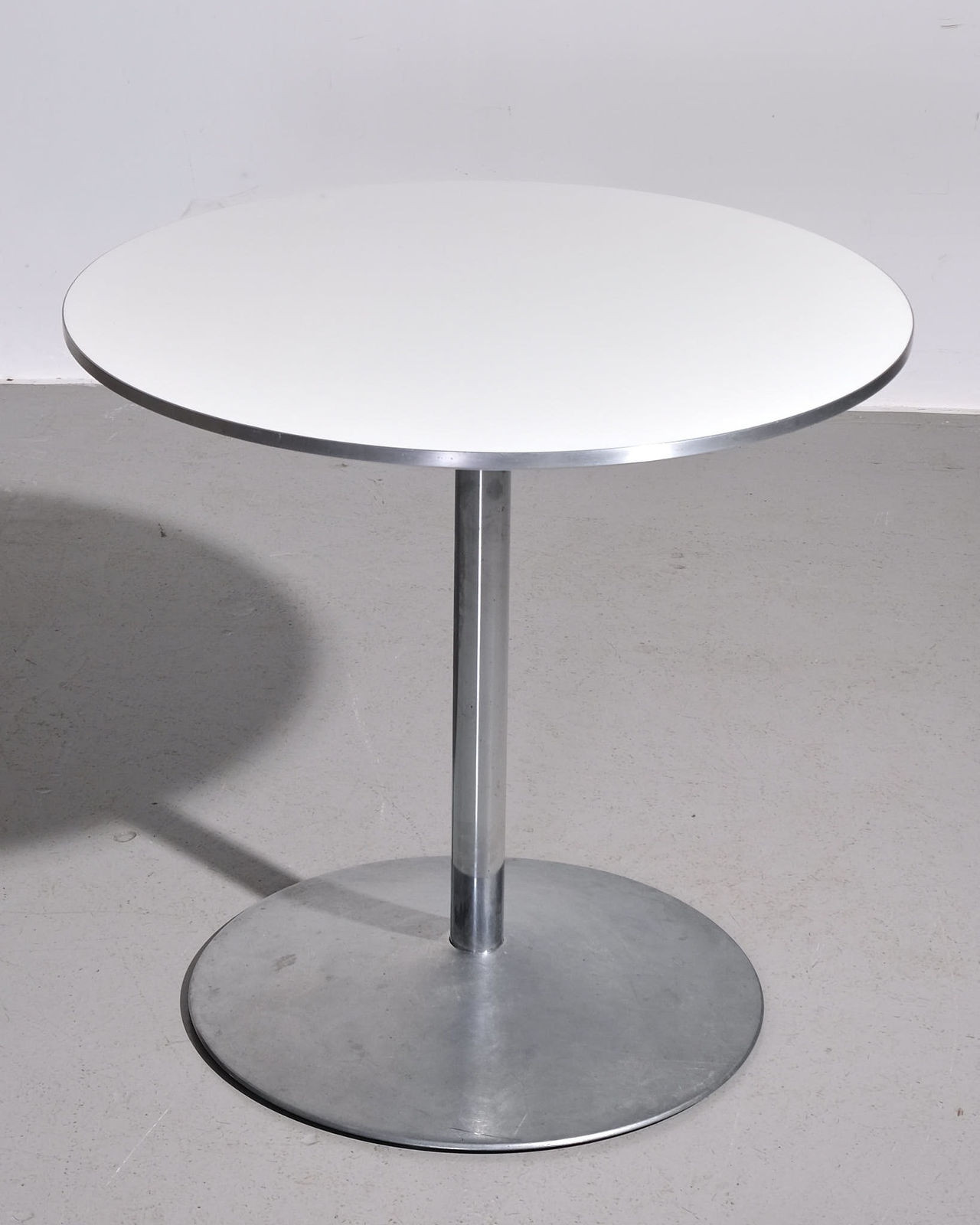 Verner Panton, Bistro Tulip Table