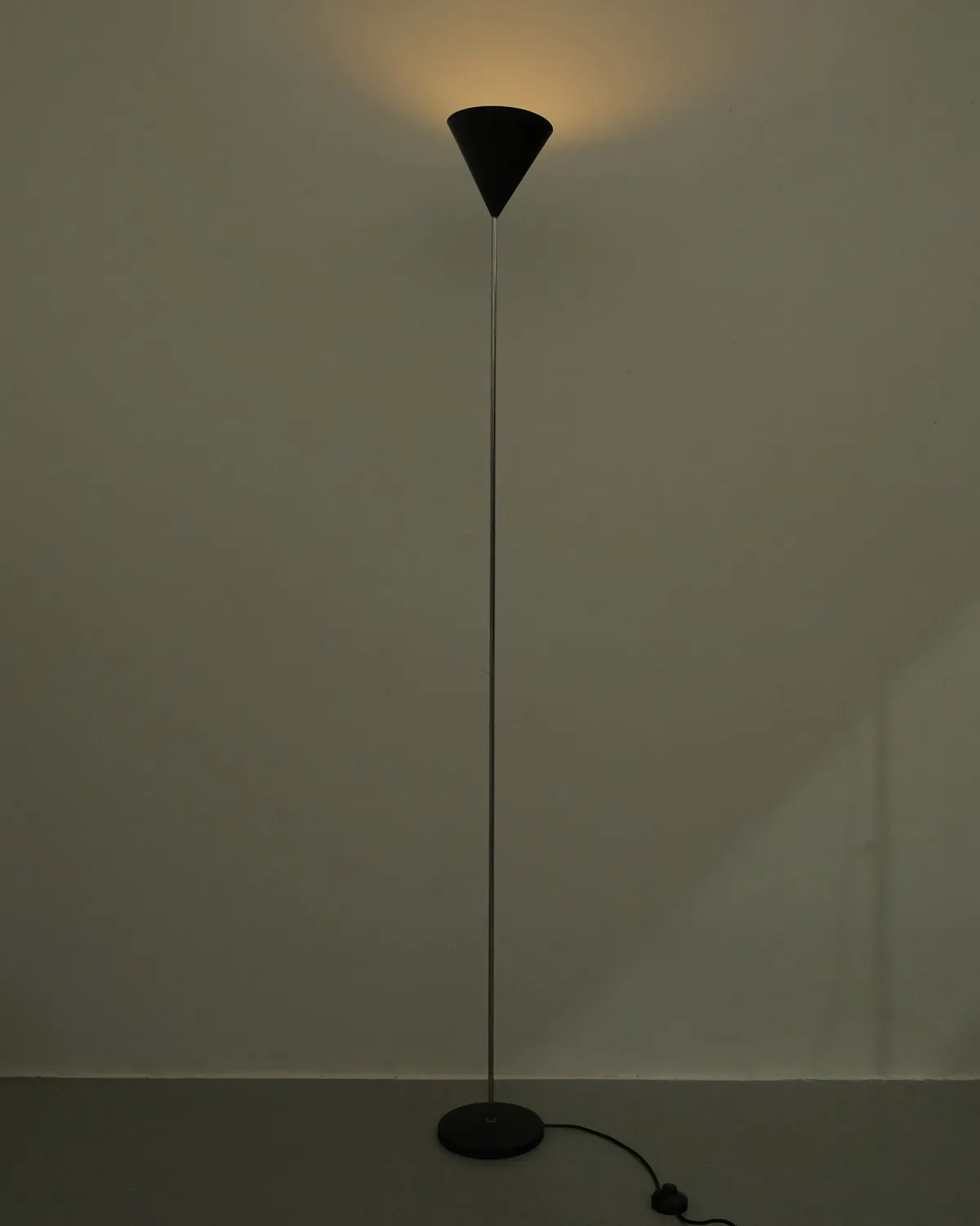 Luigi Caccia Dominioni, Imbuto floor lamp